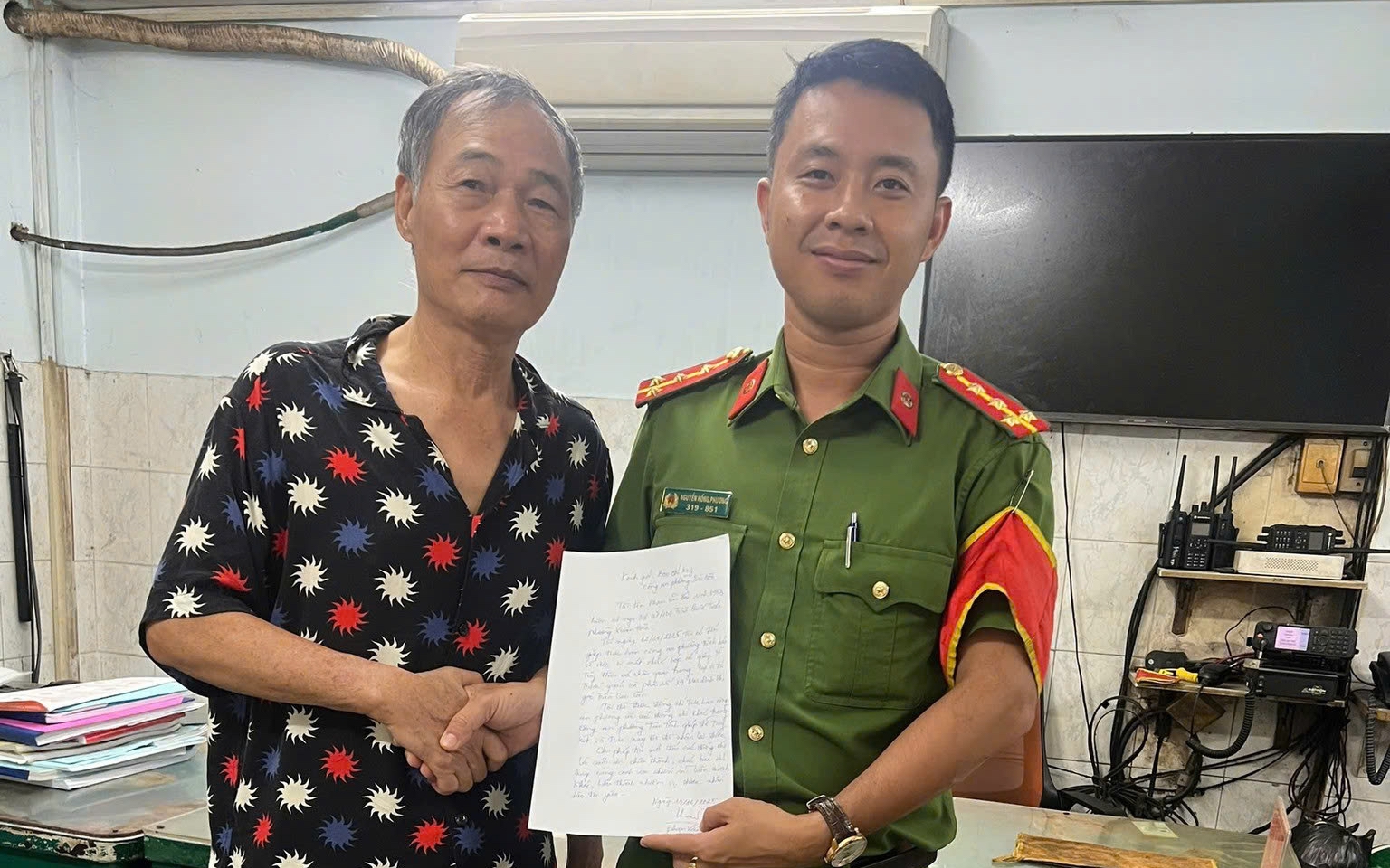 Cụ ông viết thư gửi Công an Phường Sài Gòn sau khi tìm lại được chiếc ví thất lạc 