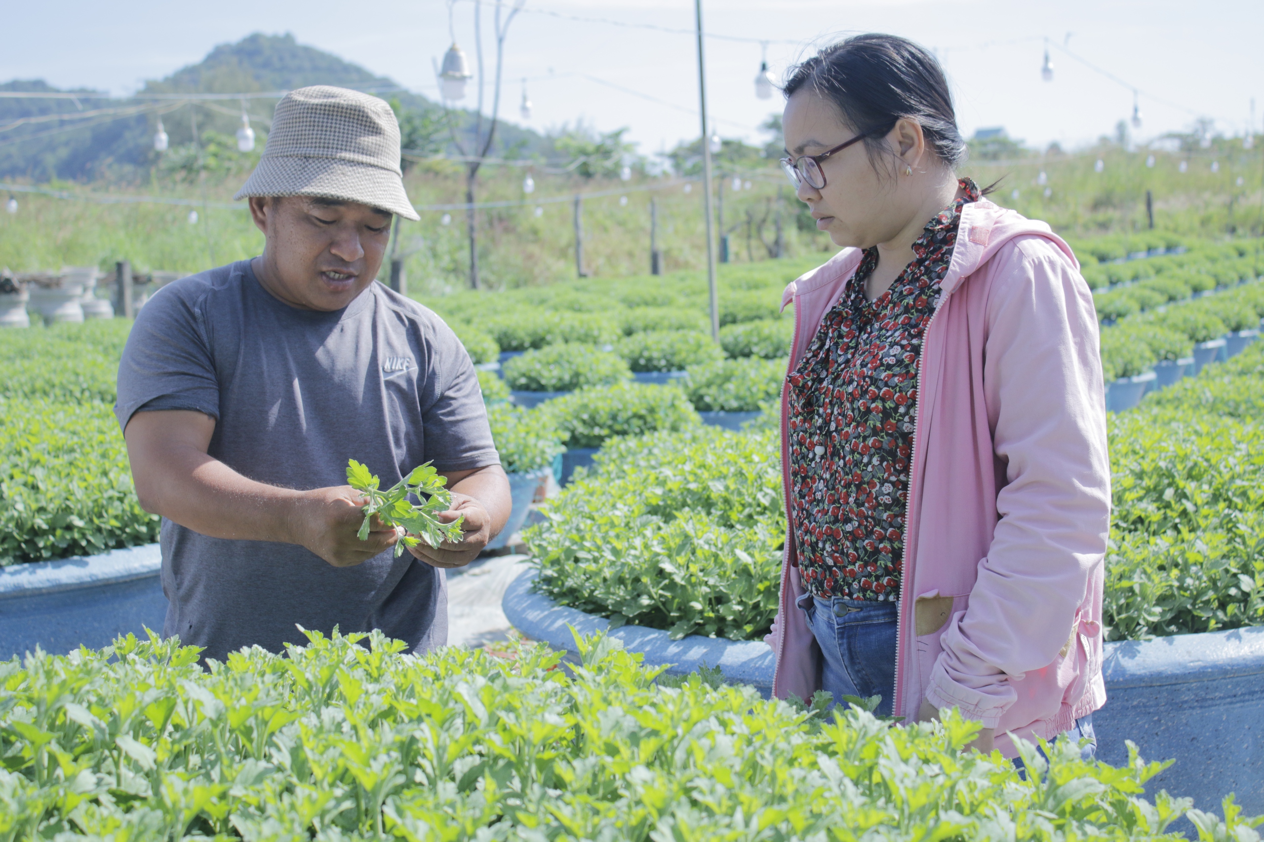 Làng nghề làm đẹp cho mùa Xuân - Ảnh 2.