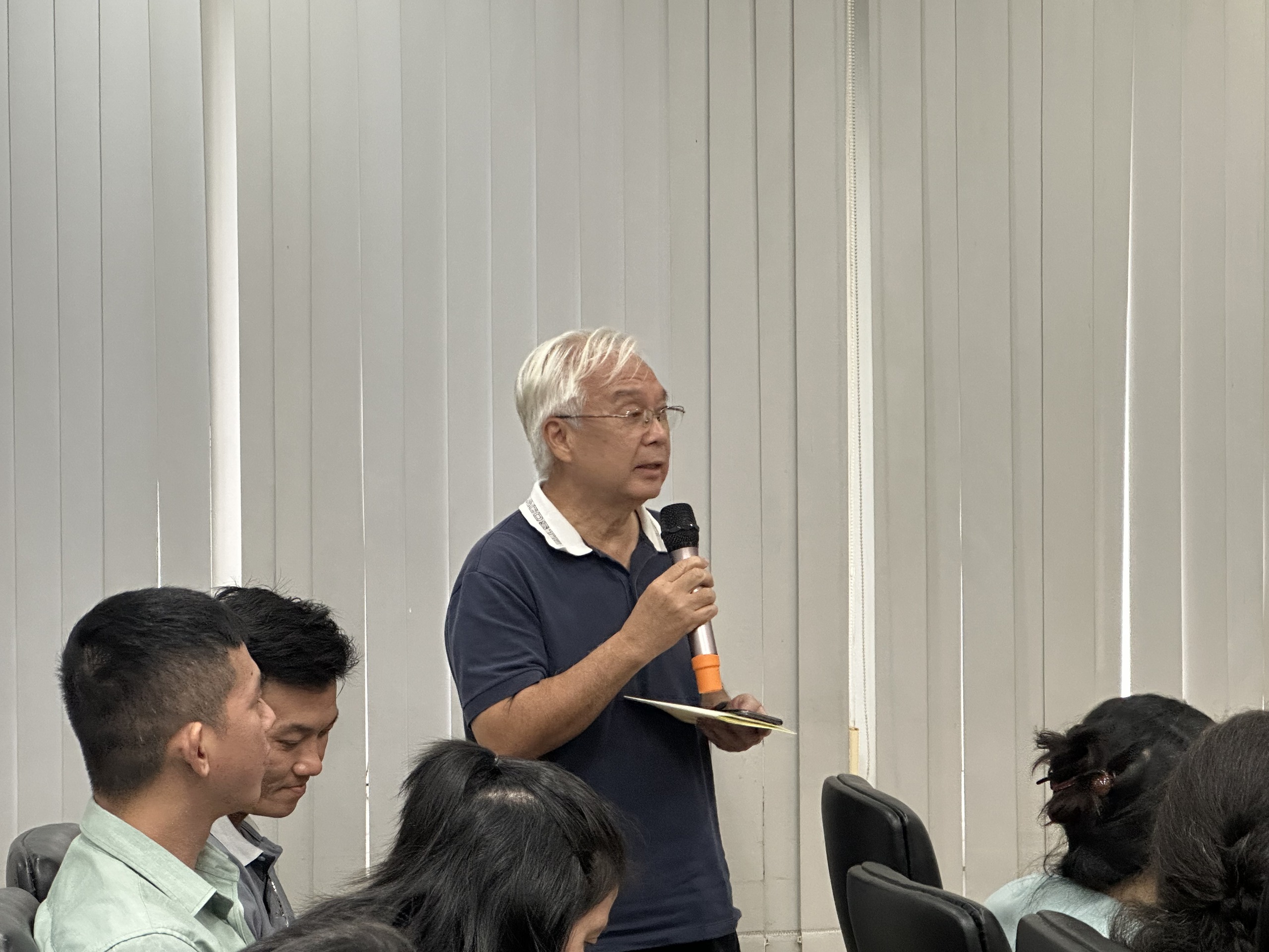 V&igrave; sao việc học trở n&ecirc;n kh&oacute; khăn hơn trong "cơn b&atilde;o" AI? - Ảnh 4.
