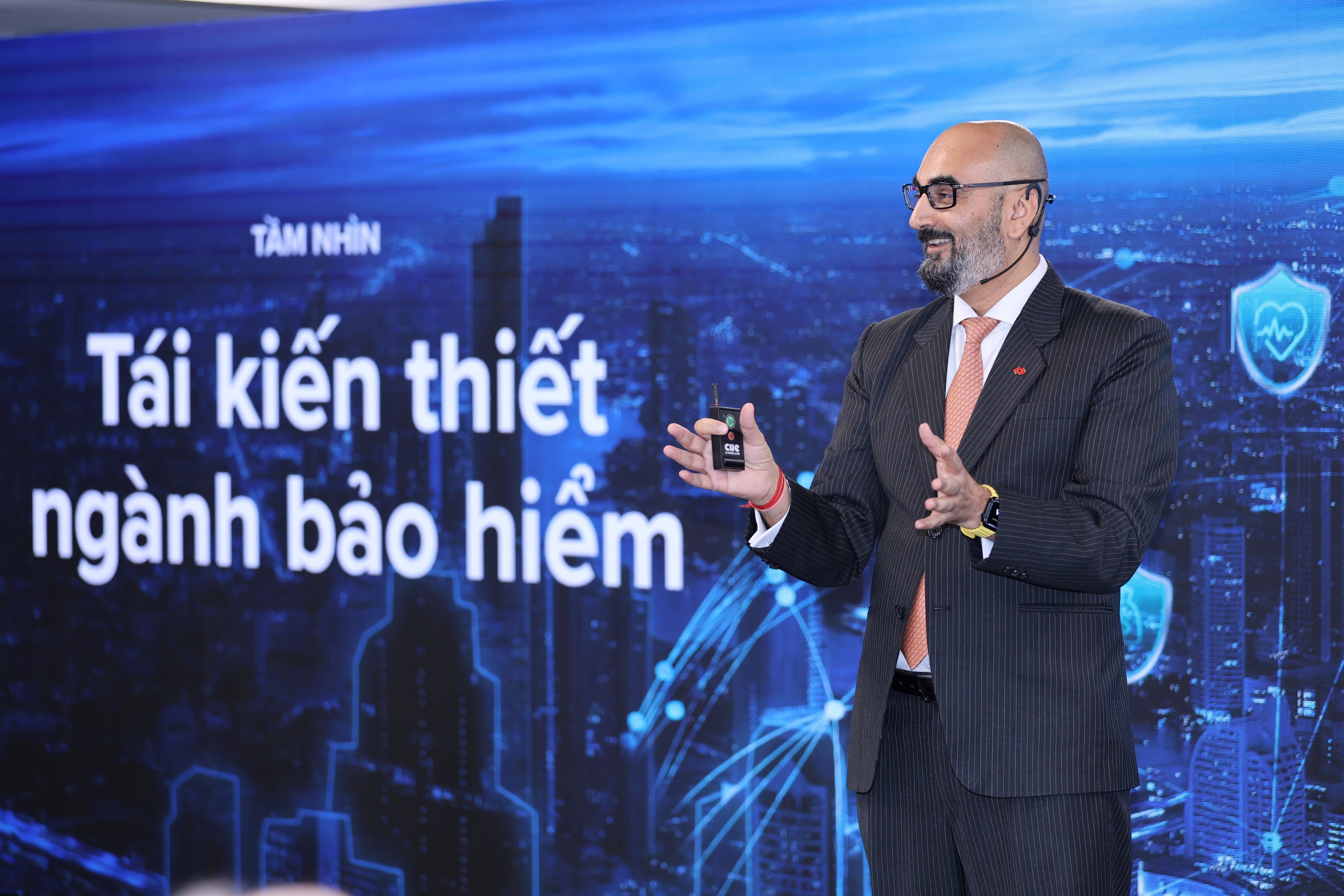 Techcombank ph&acirc;n phối sản phẩm Techcom Life, n&acirc;ng tầm trải nghiệm bảo hiểm cho kh&aacute;ch h&agrave;ng Việt - Ảnh 2.