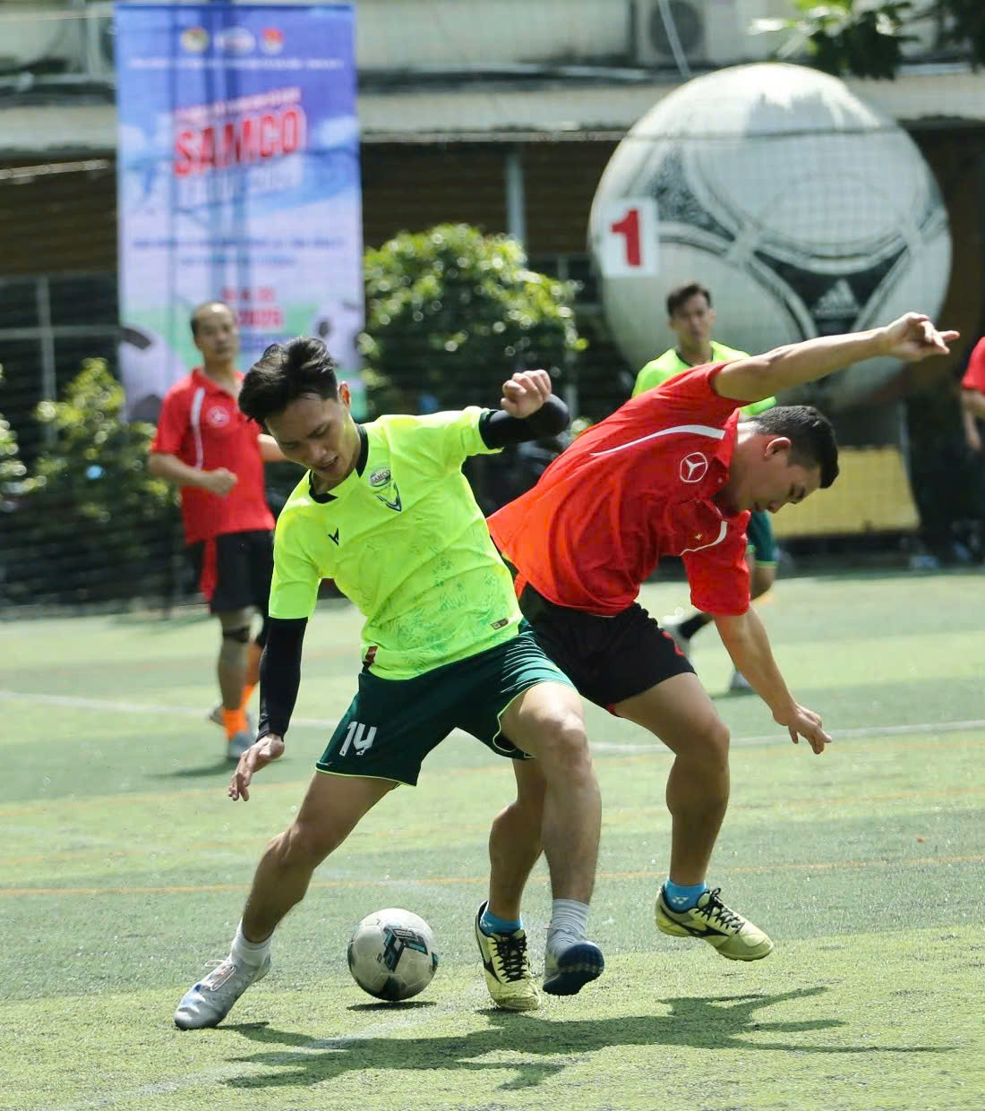 S&ocirc;i nổi giải b&oacute;ng đ&aacute; SAMCO LEAGUE 2025 - Ảnh 3.