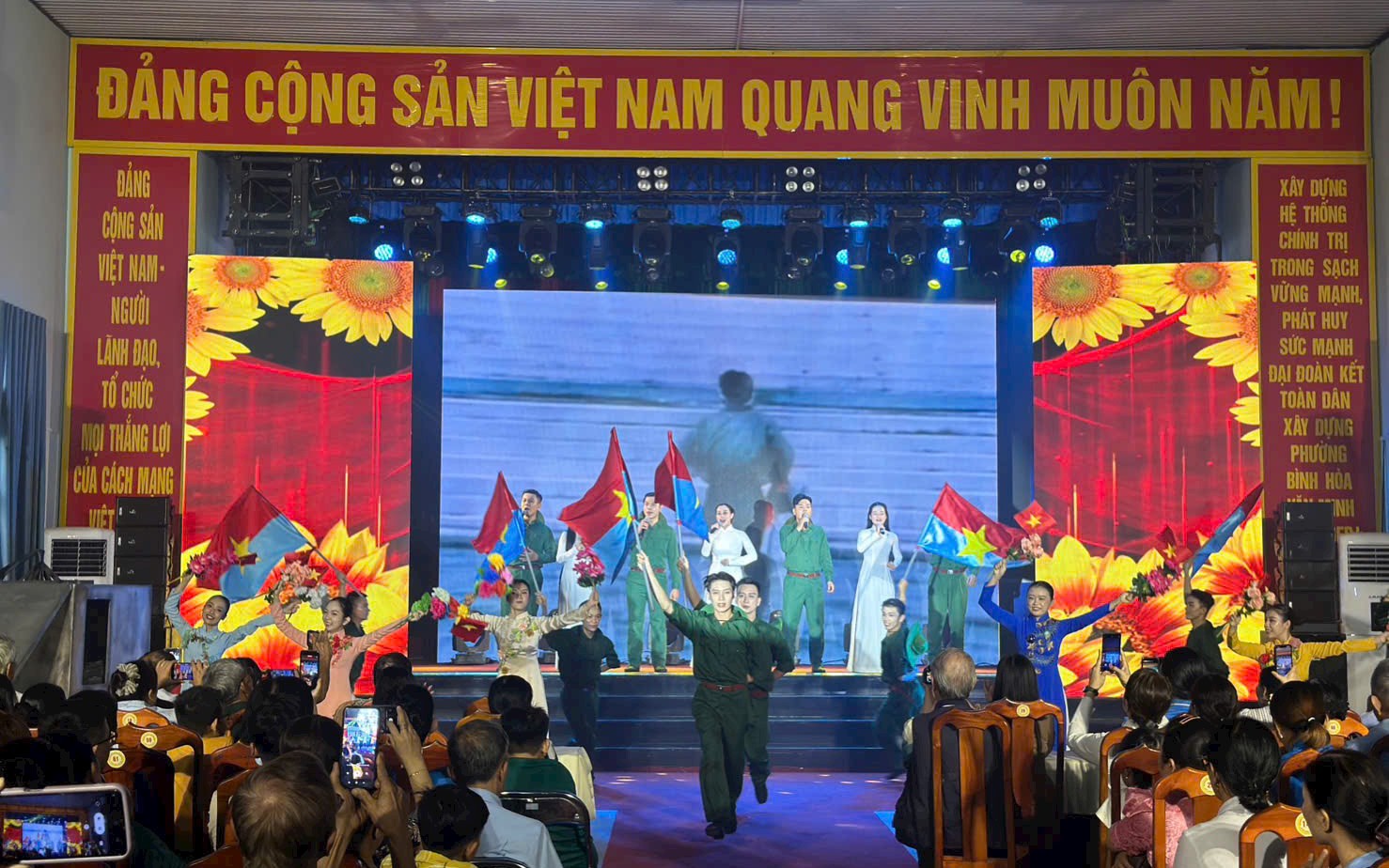Chương trình nghệ thuật đặc biệt về Học tập và làm theo tư tưởng, đạo đức, phong cách Hồ Chí Minh