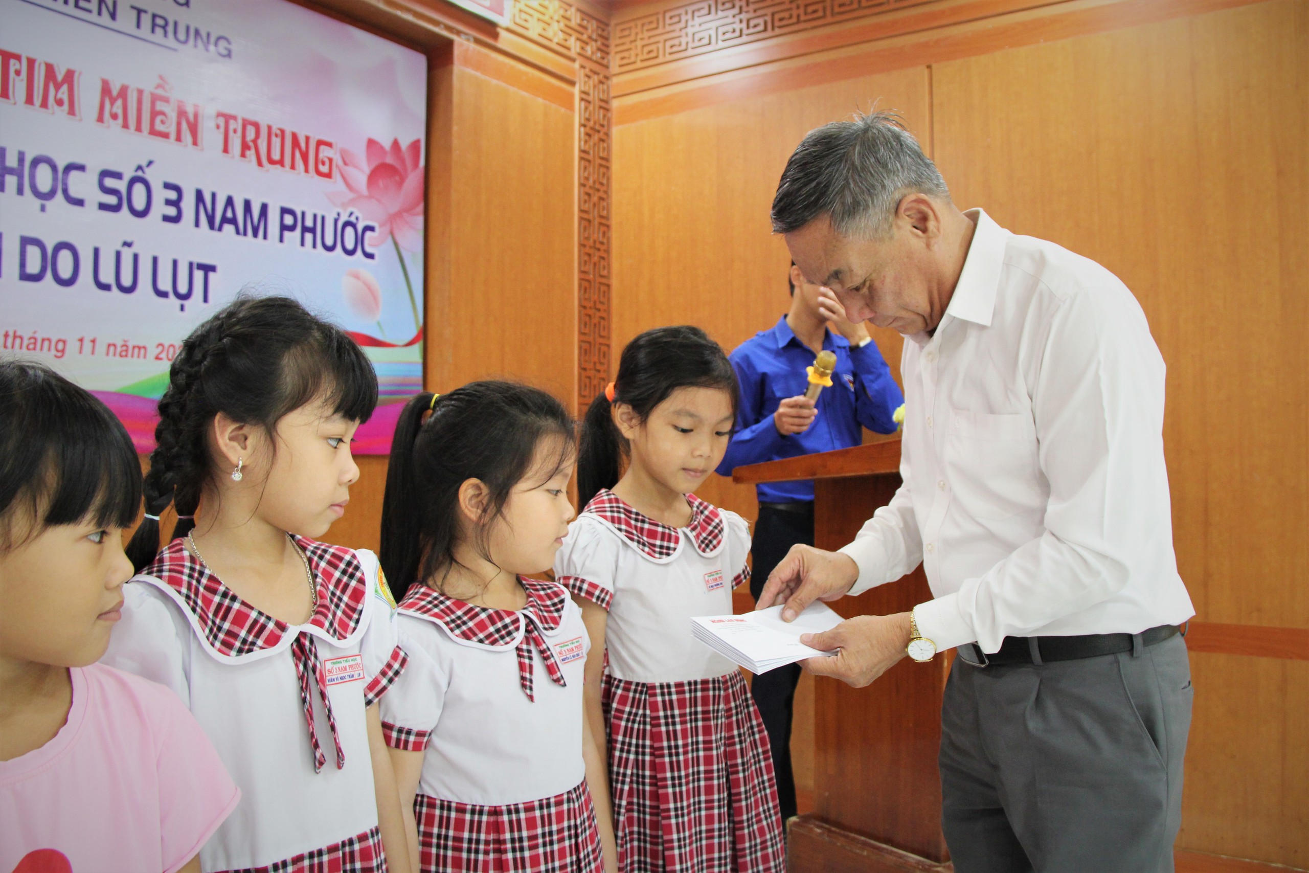 Trái tim miền Trung hỗ trợ Trường Tiểu học số 3 Nam Phước tại Đà Nẵng - Ảnh 4.