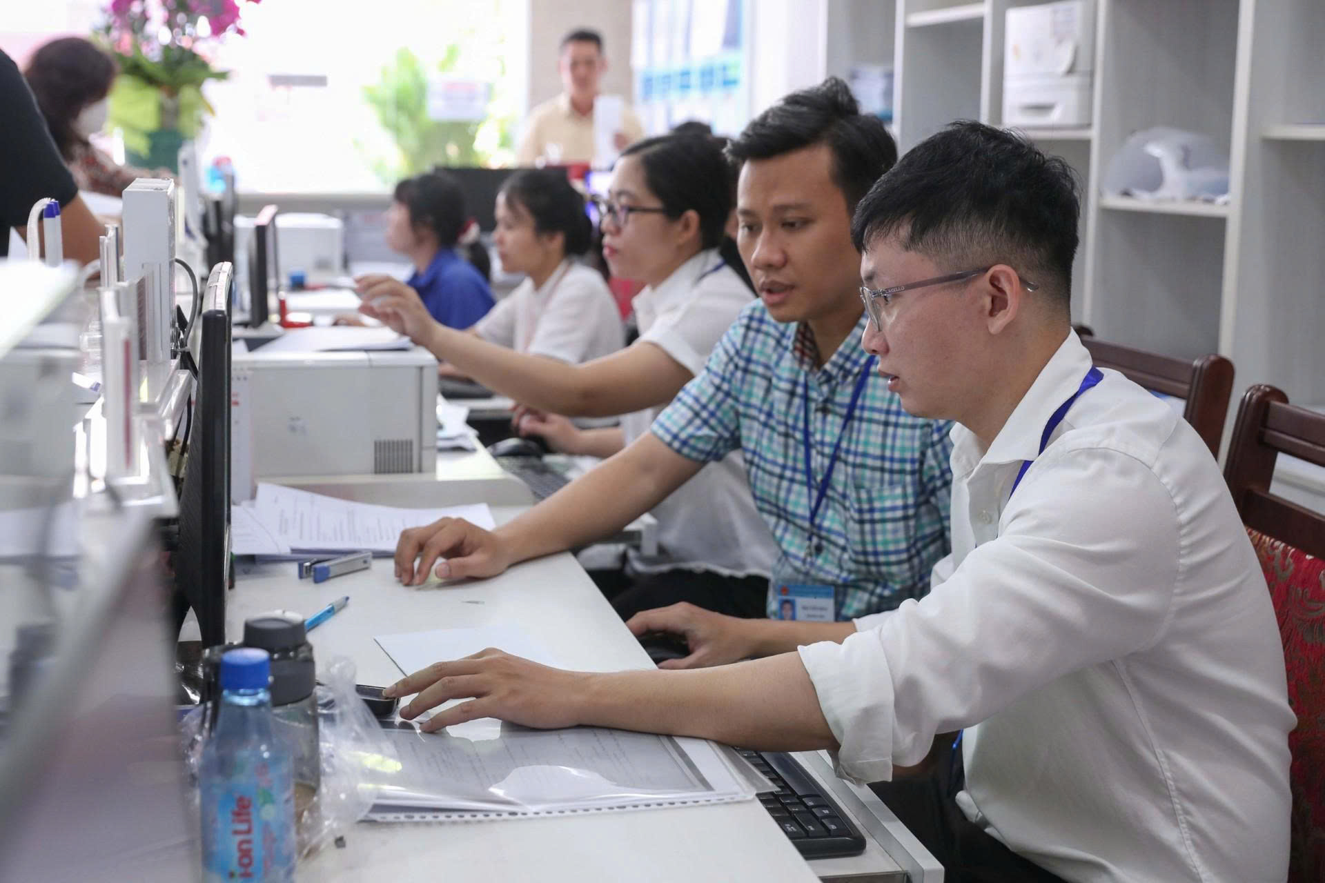 Kiểm so&aacute;t vi&ecirc;n chức khi g&oacute;p vốn, điều h&agrave;nh doanh nghiệp - Ảnh 1.