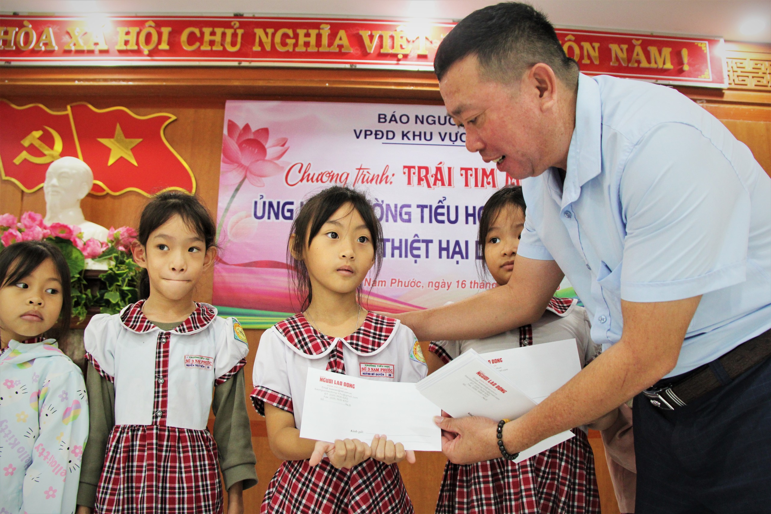 Trái tim miền Trung hỗ trợ Trường Tiểu học số 3 Nam Phước tại Đà Nẵng - Ảnh 2.