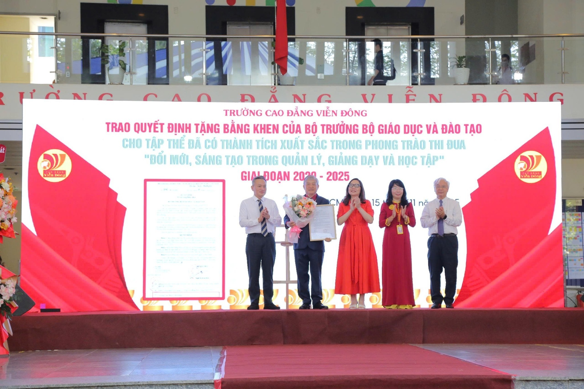 Trường CĐ ngoài công lập duy nhất nhận bằng khen của Bộ GD- ĐT về thành tích xuất sắc - Ảnh 1.