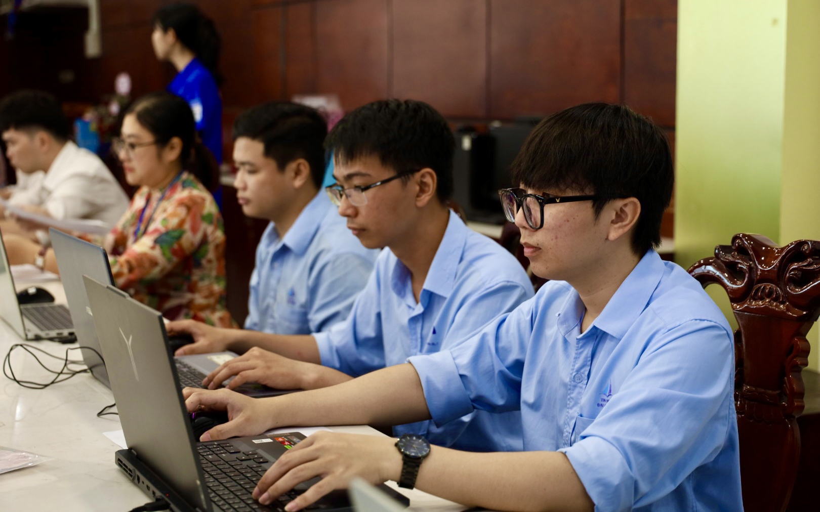 Công chức đi làm đợt Tết Bính Ngọ hưởng chế độ thế nào?