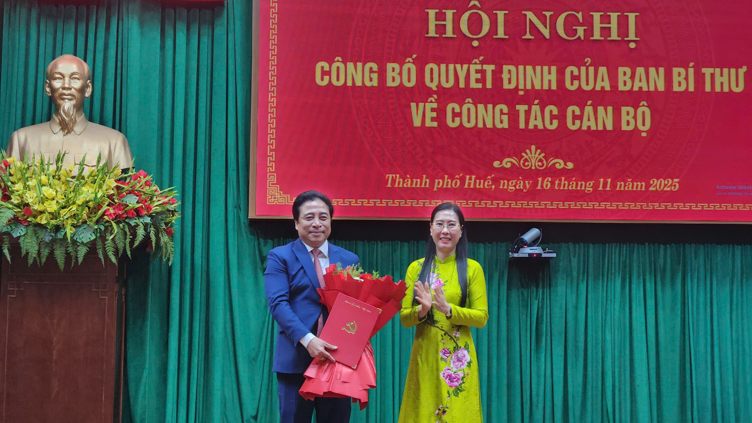 C&ocirc;ng bố quyết định của Ban B&iacute; thư về c&ocirc;ng t&aacute;c c&aacute;n bộ  ở TP Huế  - Ảnh 1.