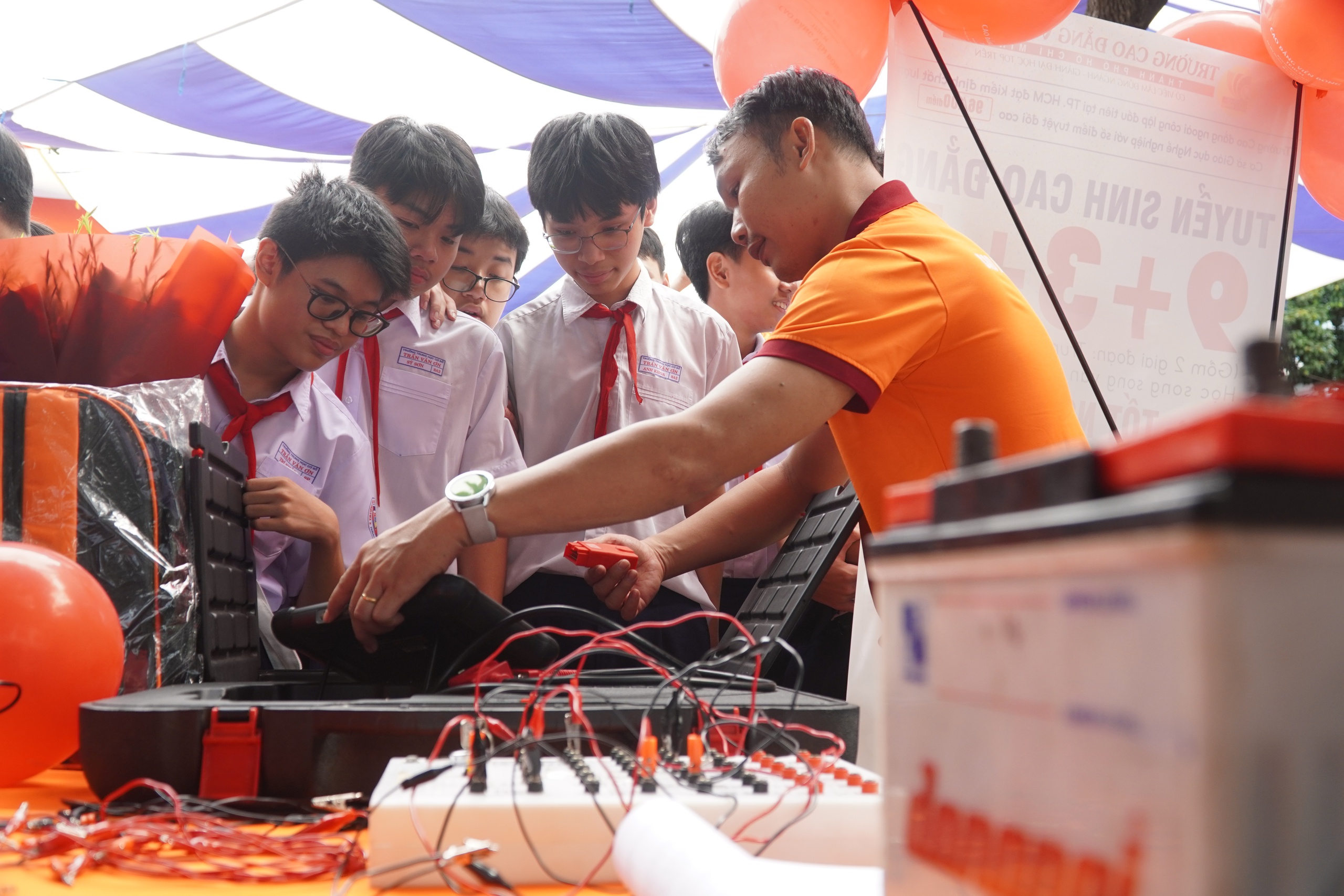 Trường CĐ ngoài công lập duy nhất nhận bằng khen của Bộ GD- ĐT về thành tích xuất sắc - Ảnh 2.