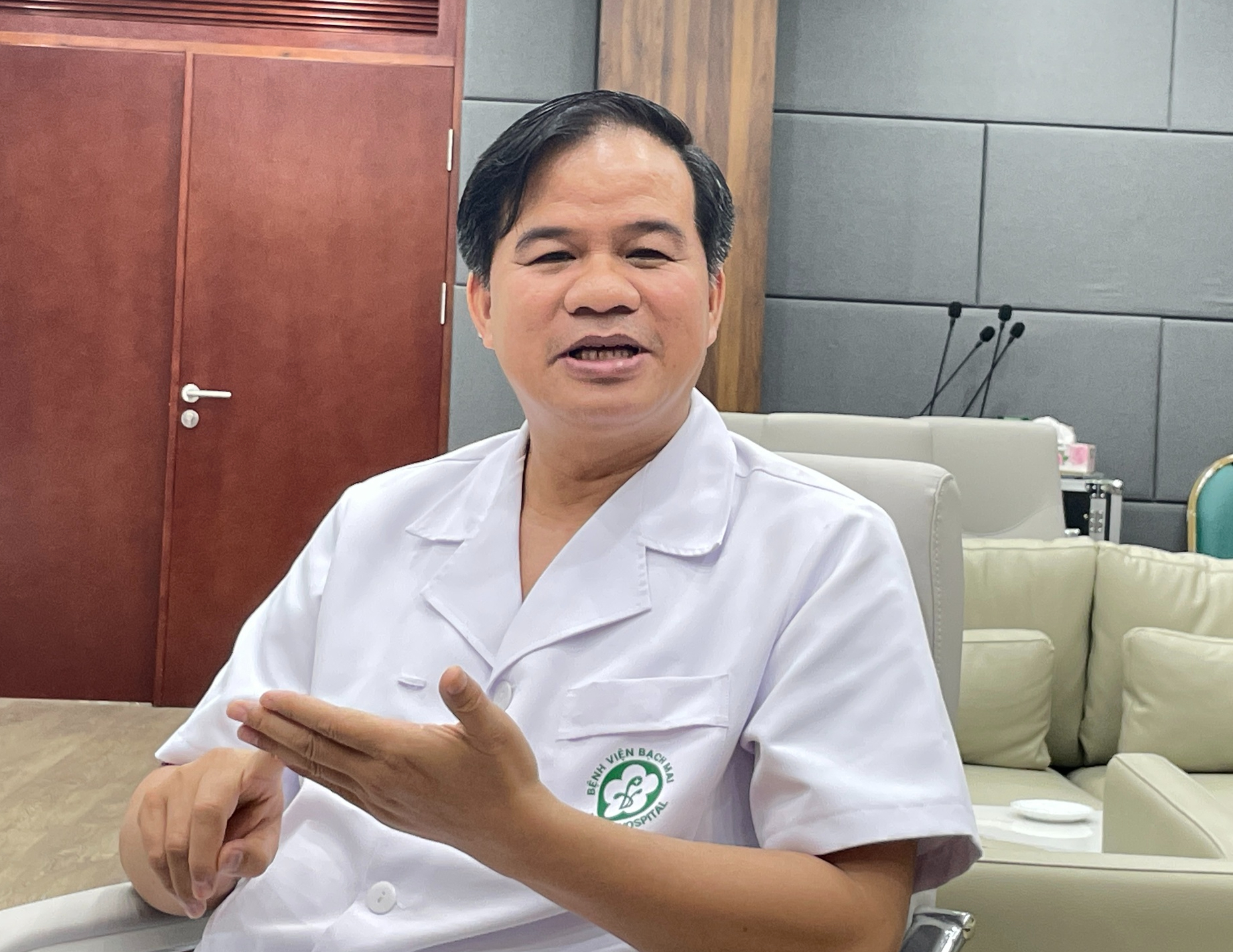 G&oacute;p &yacute; dự thảo Văn kiện Đại hội XIV: Tự chủ y tế phục vụ nh&acirc;n d&acirc;n tốt hơn - Ảnh 1.
