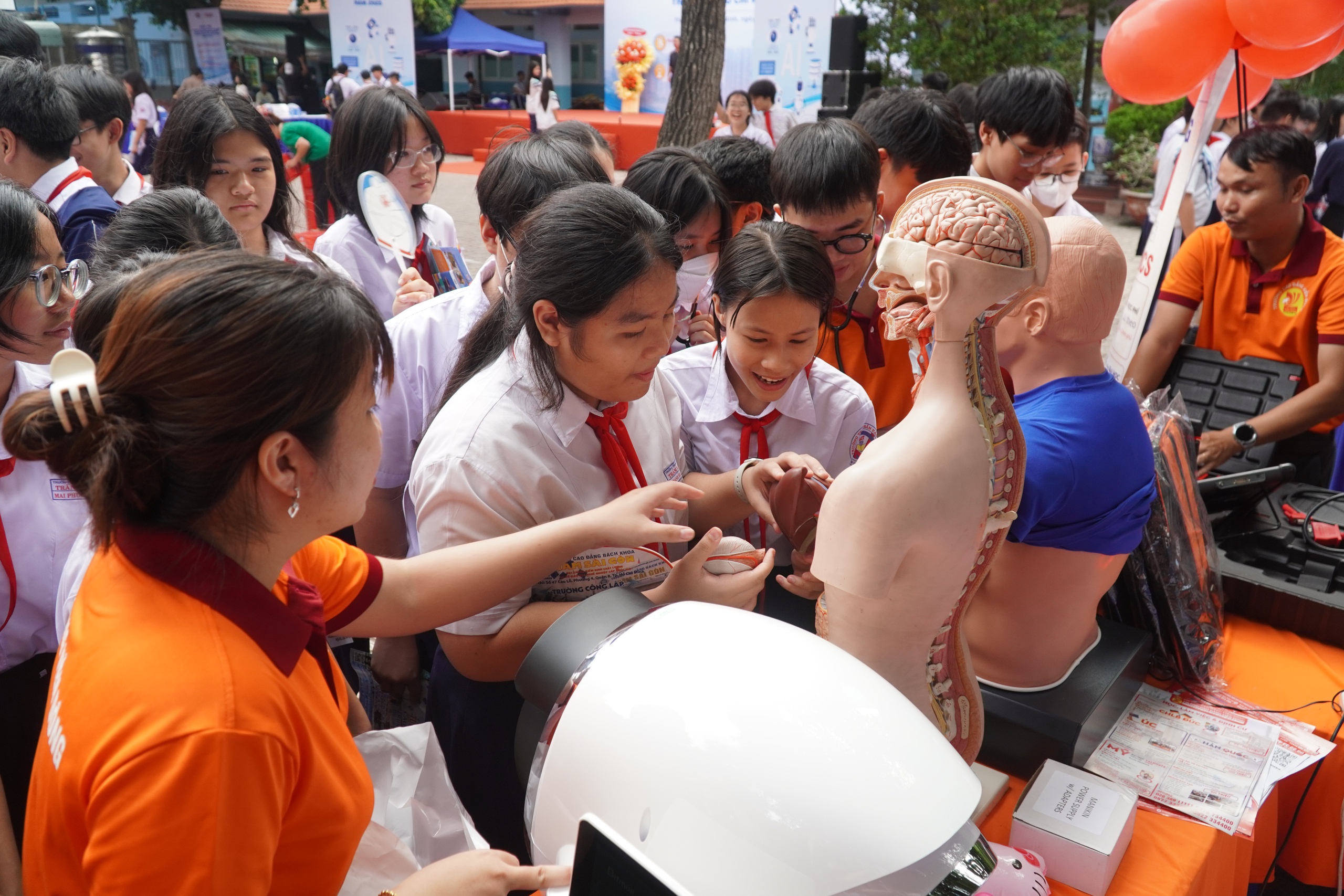 Trường CĐ ngoài công lập duy nhất nhận bằng khen của Bộ GD- ĐT về thành tích xuất sắc - Ảnh 3.