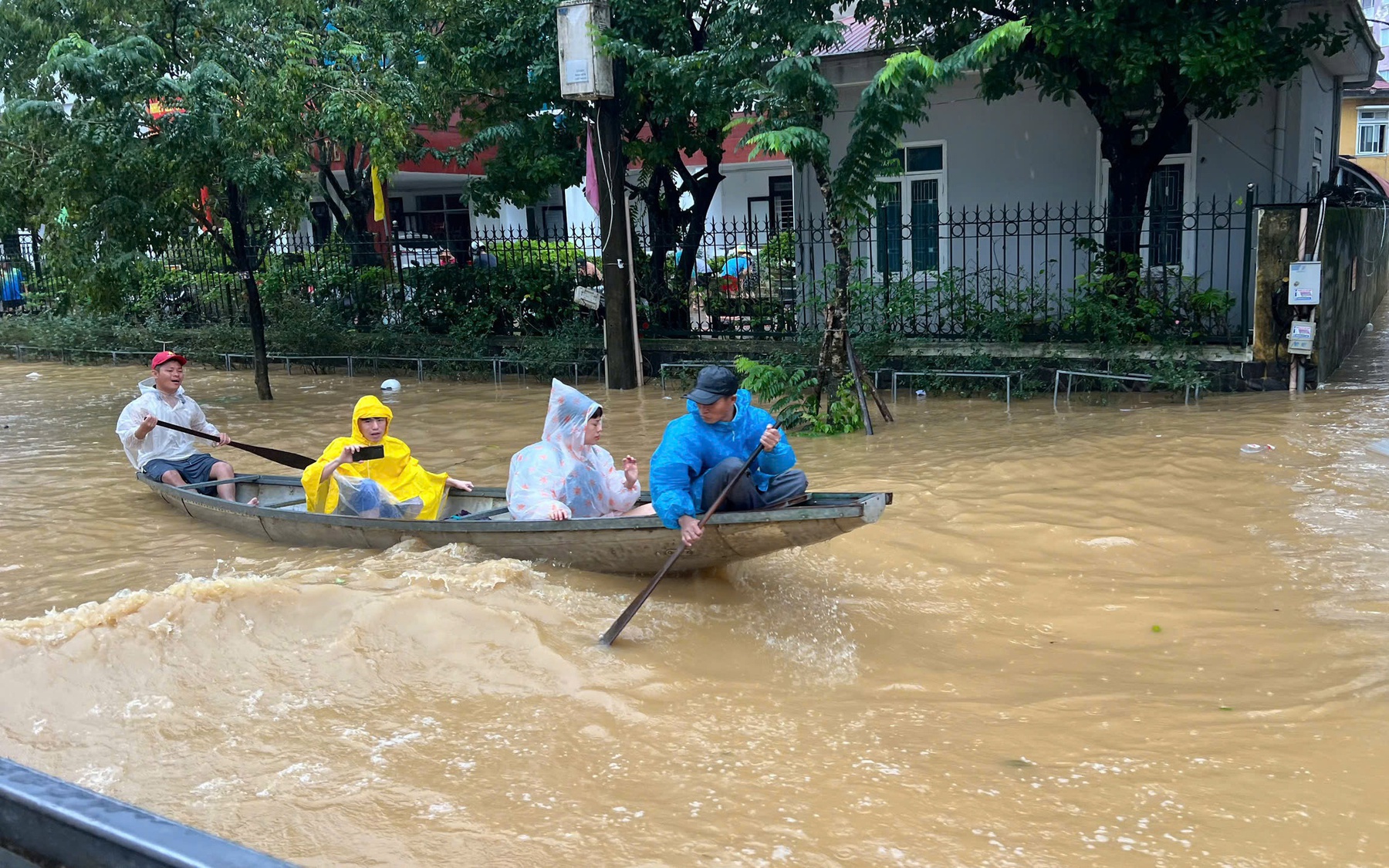 Miền Trung có mưa lớn, cục bộ tới 850 mm
