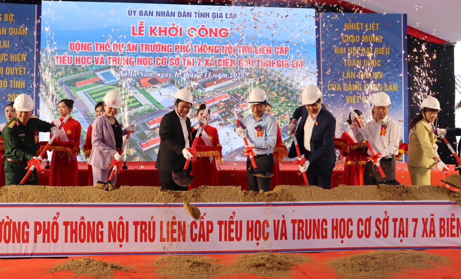 Ph&oacute; thủ tướng Hồ Quốc Dũng khởi c&ocirc;ng trường nội tr&uacute; thắp s&aacute;ng ước mơ học sinh v&ugrave;ng bi&ecirc;n - Ảnh 1.