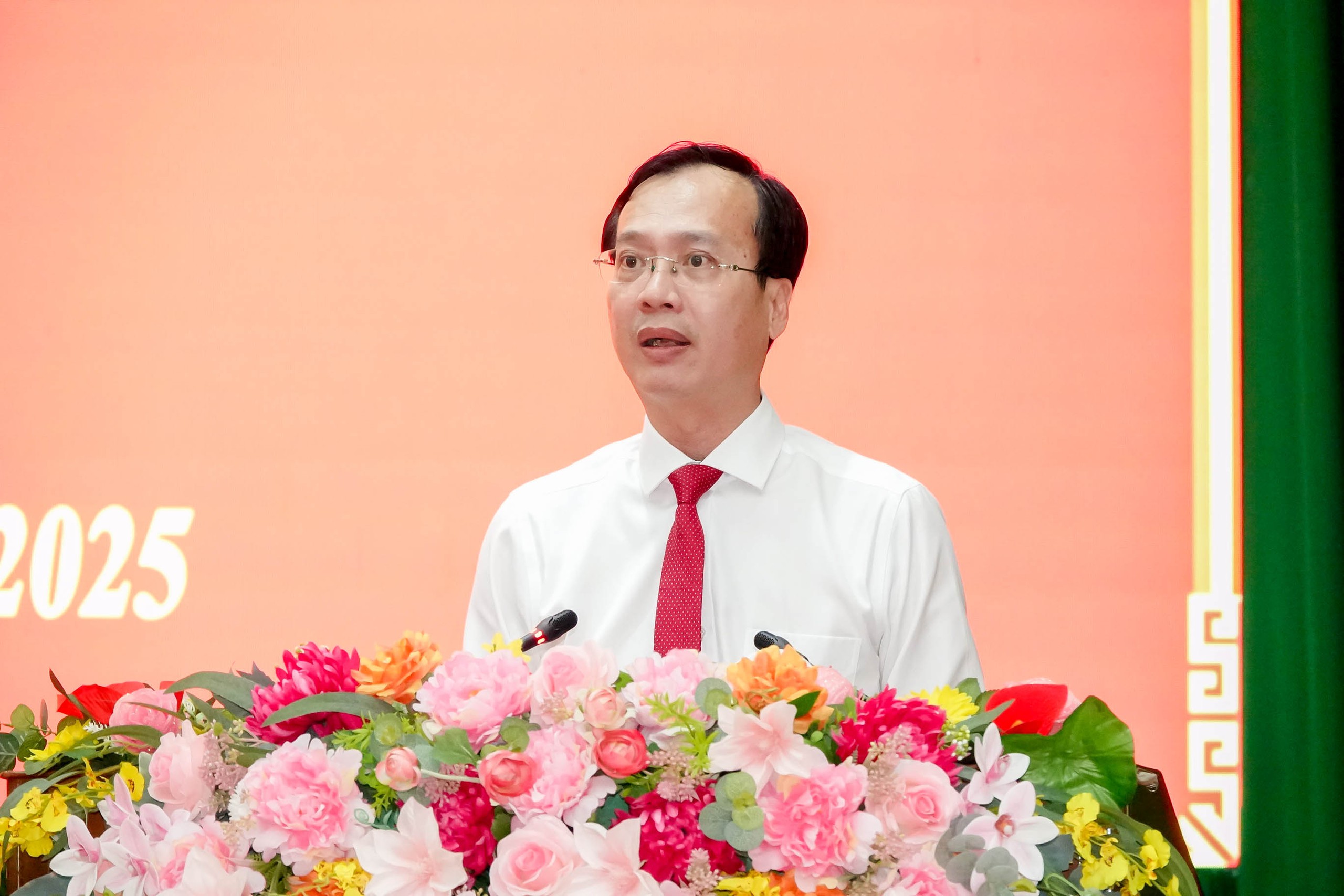 Chủ tịch UBND tỉnh Đồng Th&aacute;p Trần Tr&iacute; Quang giữ chức Ph&oacute; B&iacute; thư tỉnh ủy Vĩnh Long - Ảnh 3.