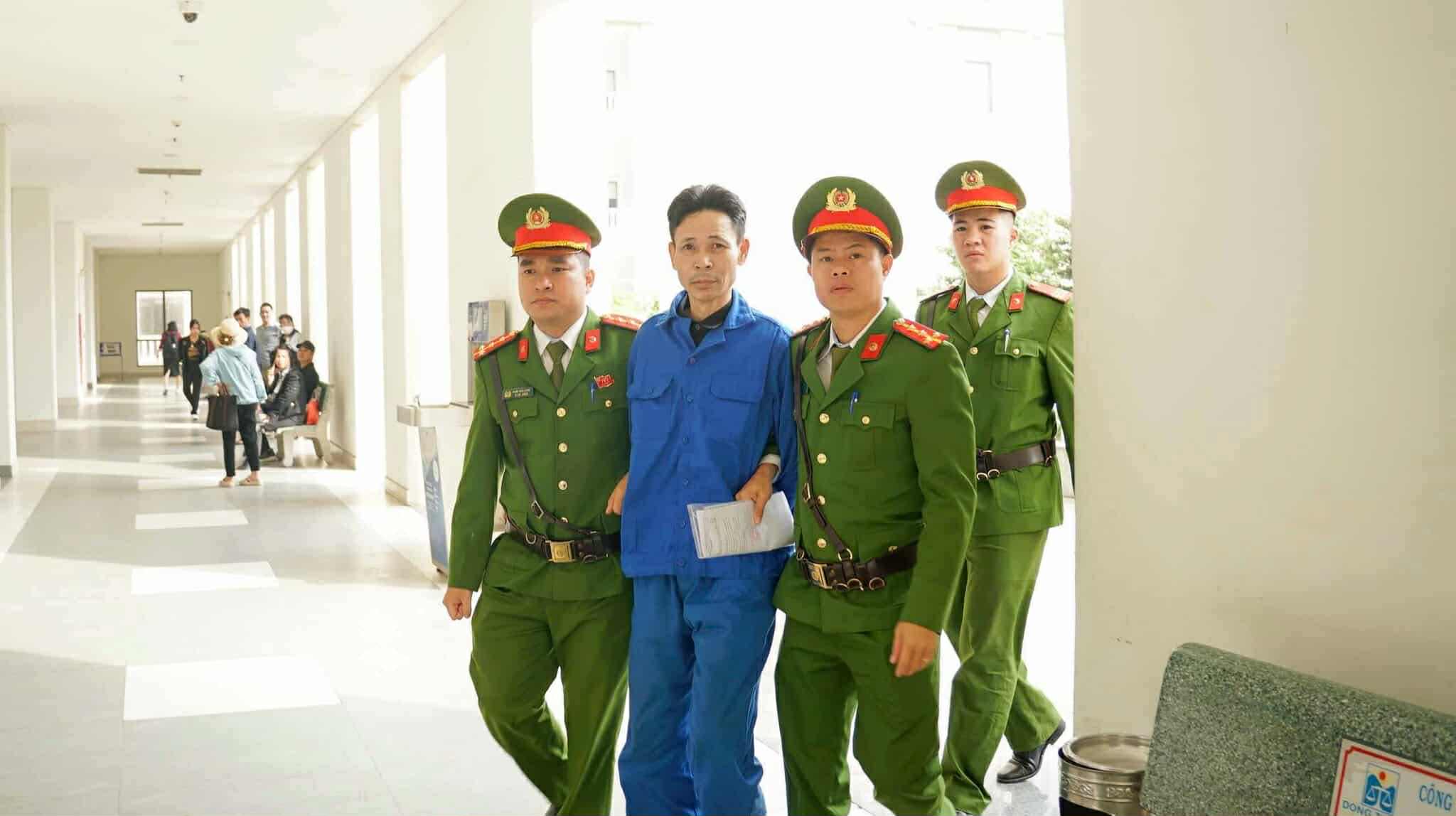 Ho&atilde;n t&ograve;a xử bị c&aacute;o tưới xăng v&agrave;o qu&aacute;n c&agrave; ph&ecirc; ph&oacute;ng hoả l&agrave;m 11 người tử vong - Ảnh 1.