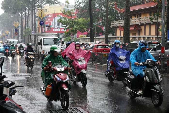 Dự báo thời tiết hôm nay, 18-11: TPHCM có mưa - Ảnh 1.