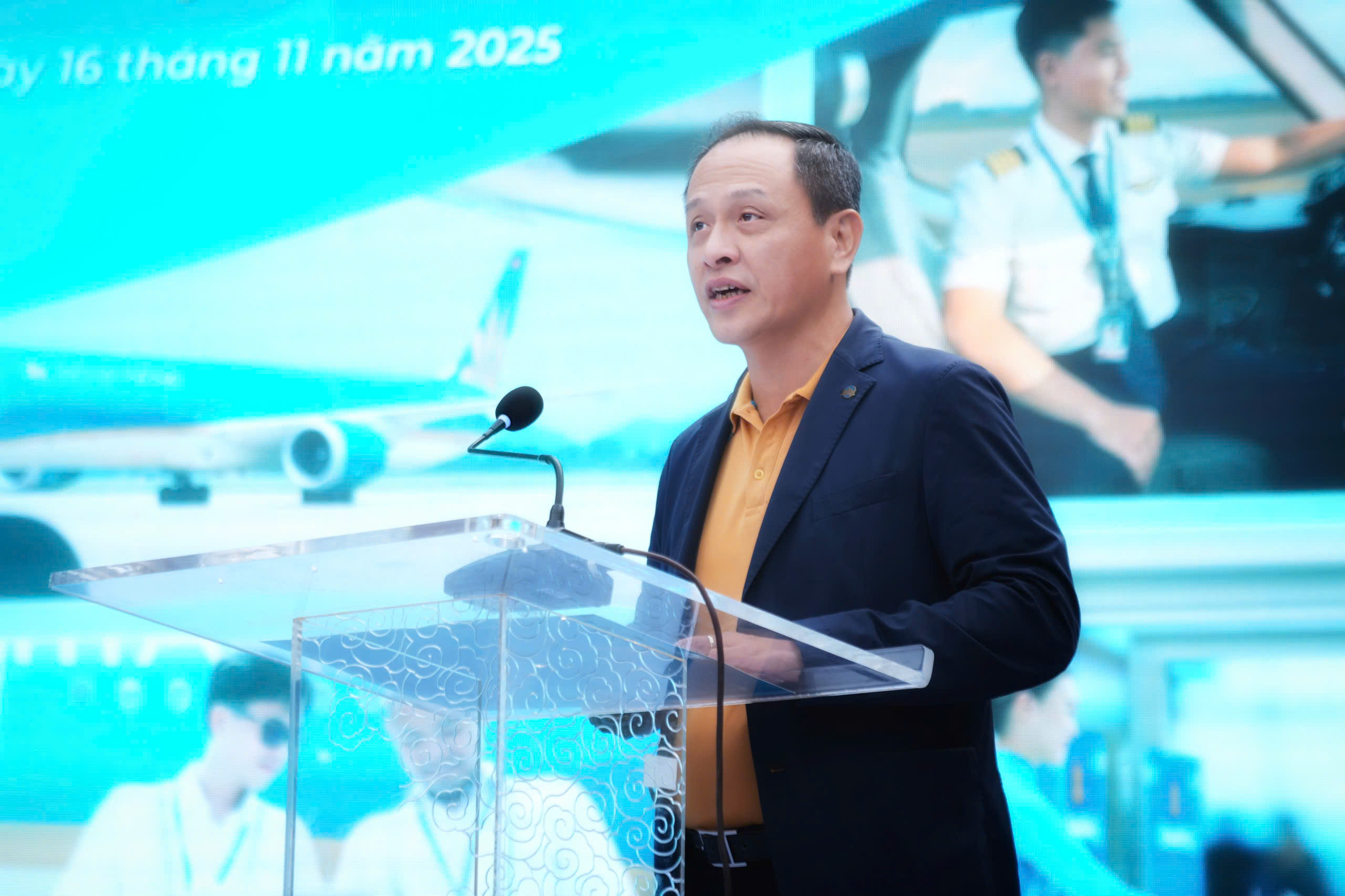 Vietnam Airlines tổ chức th&agrave;nh c&ocirc;ng Ng&agrave;y hội việc l&agrave;m 2025 lần đầu ti&ecirc;n - Ảnh 2.