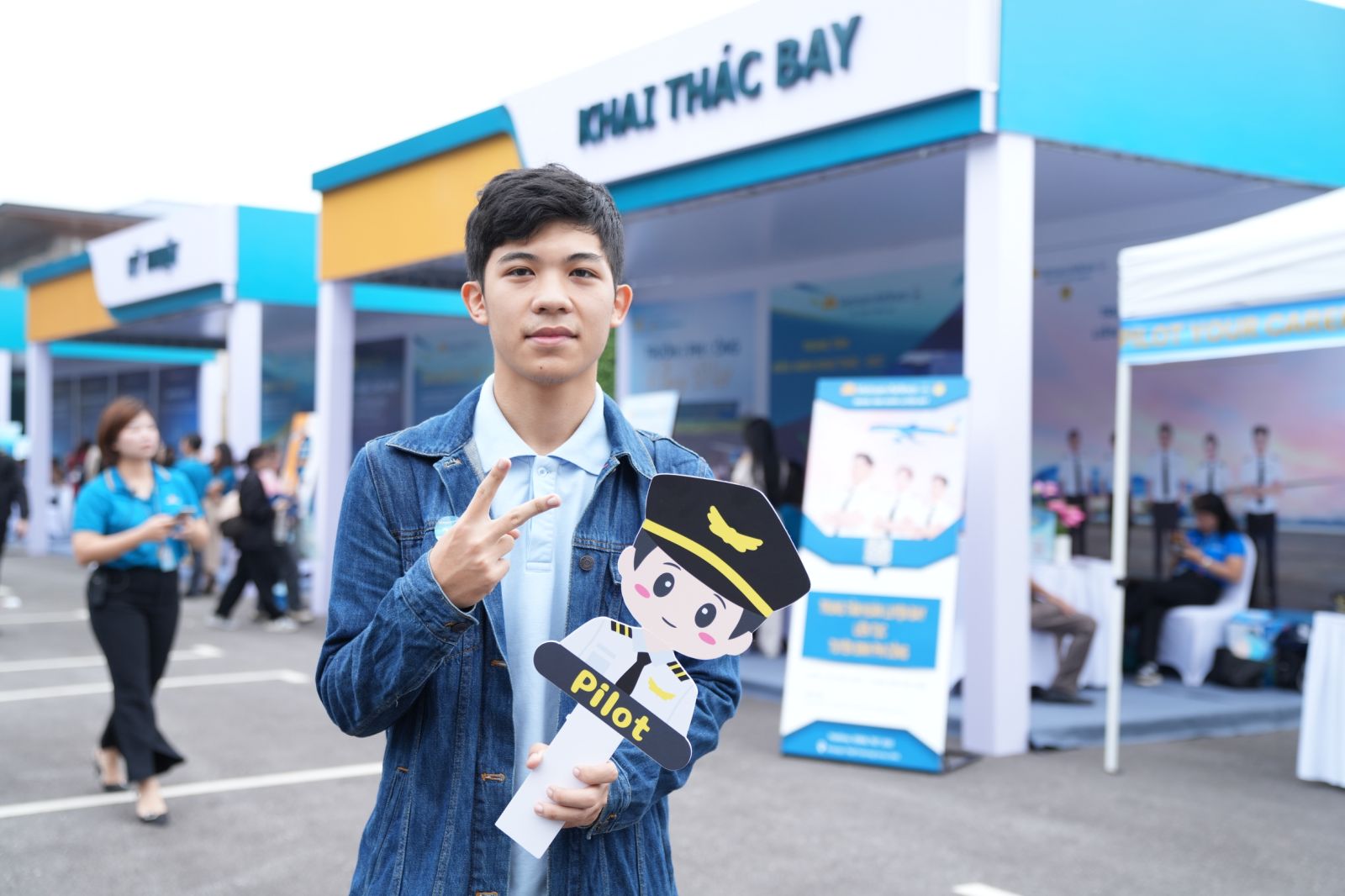 Vietnam Airlines tổ chức th&agrave;nh c&ocirc;ng Ng&agrave;y hội việc l&agrave;m 2025 lần đầu ti&ecirc;n - Ảnh 6.