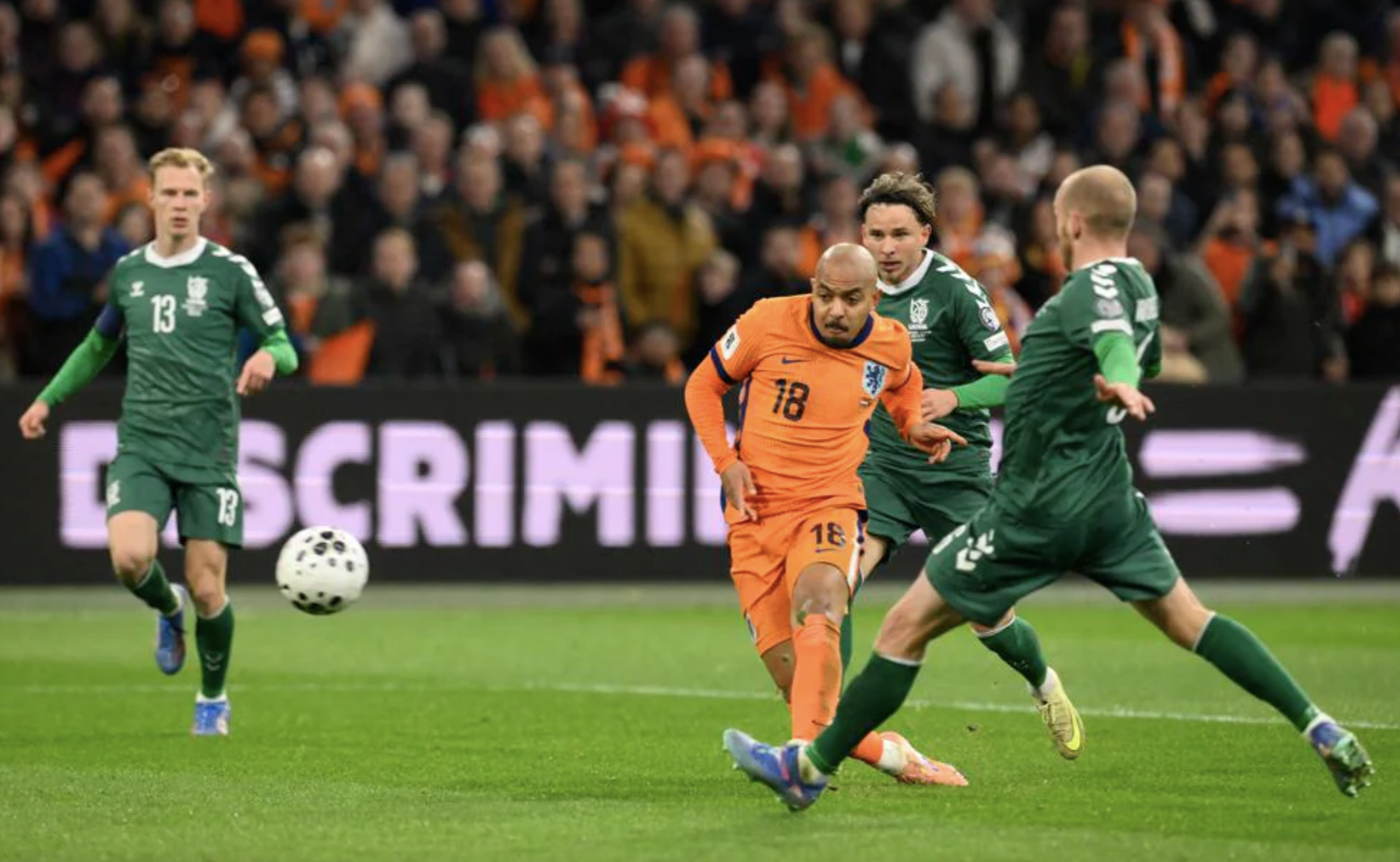 "Lốc da cam" H&agrave; Lan cuốn phăng Lithuania, đoạt v&eacute; World Cup 2026 - Ảnh 5.