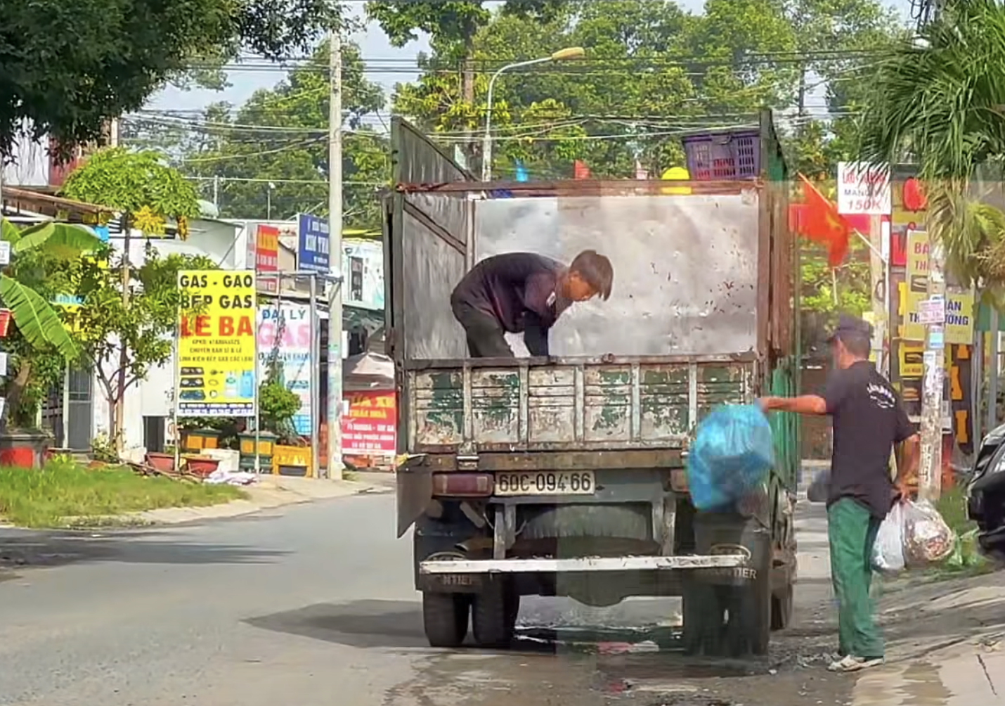 Đồng Nai tạm dừng tiếp nhận r&aacute;c sinh hoạt tại 10 x&atilde; , phường v&igrave; chậm thanh to&aacute;n - Ảnh 1.
