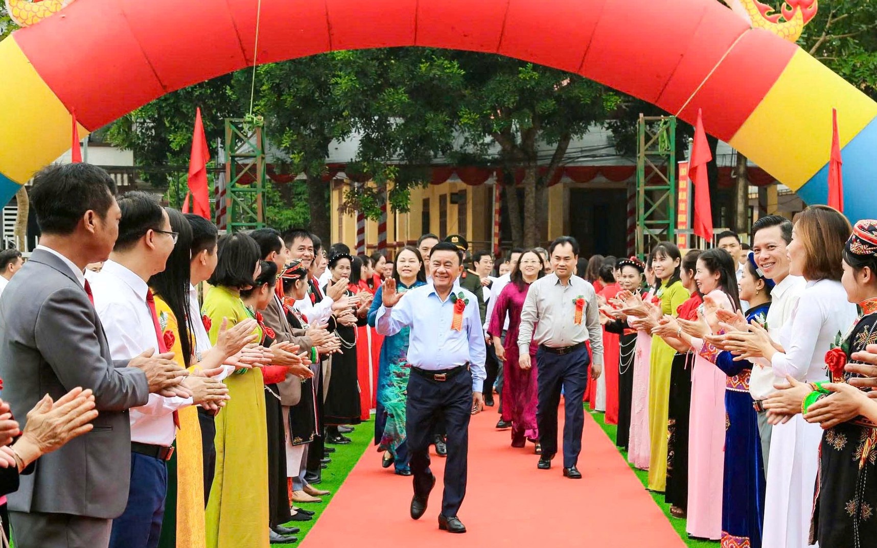 Thường trực Ban Bí thư dự Ngày hội Đại đoàn kết toàn dân tộc tại Lào Cai