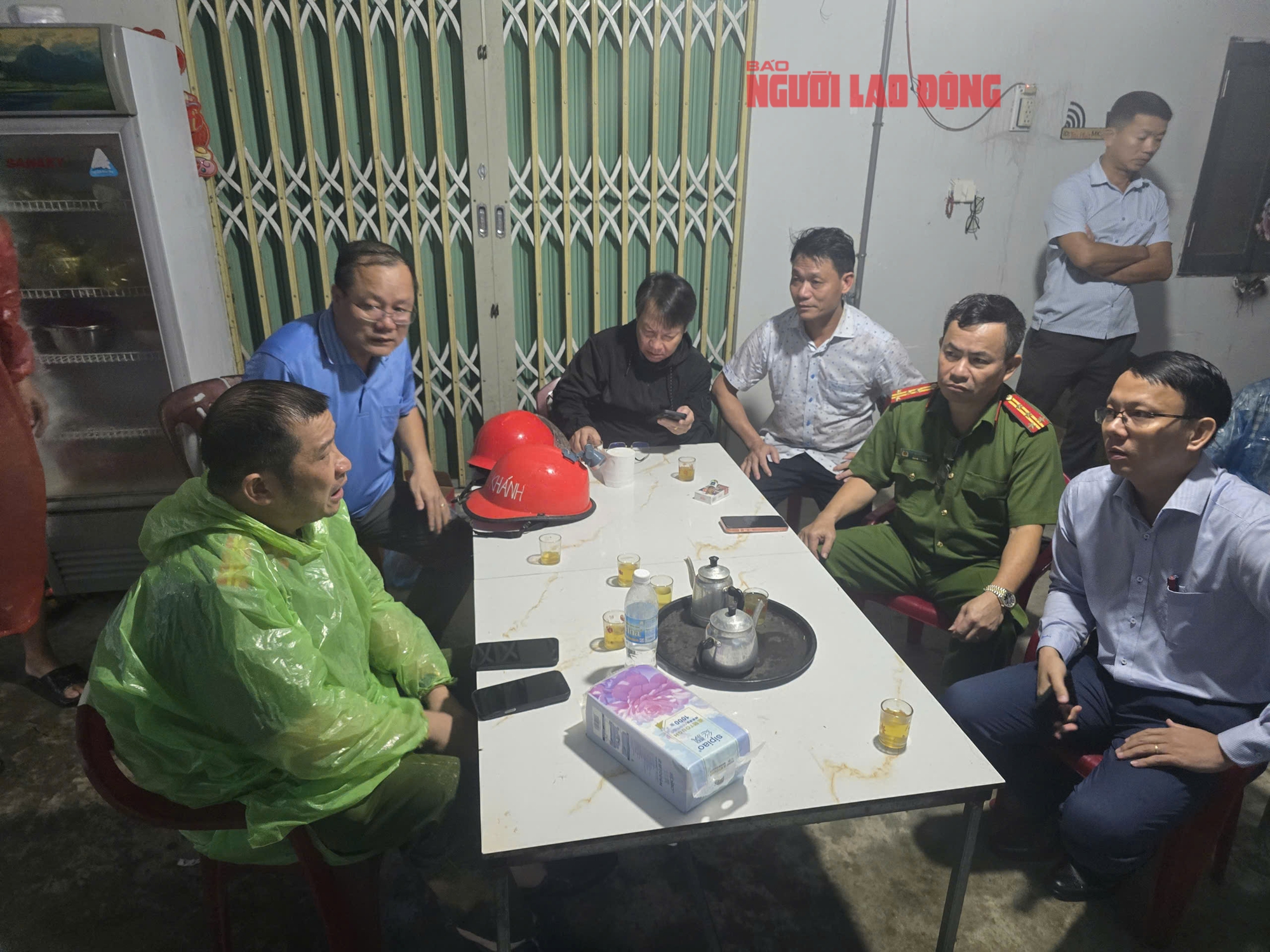 Cận cảnh hiện trường vụ sạt lở đèo Khánh Lê khiến 6 người chết, 16 người bị thương - Ảnh 7.