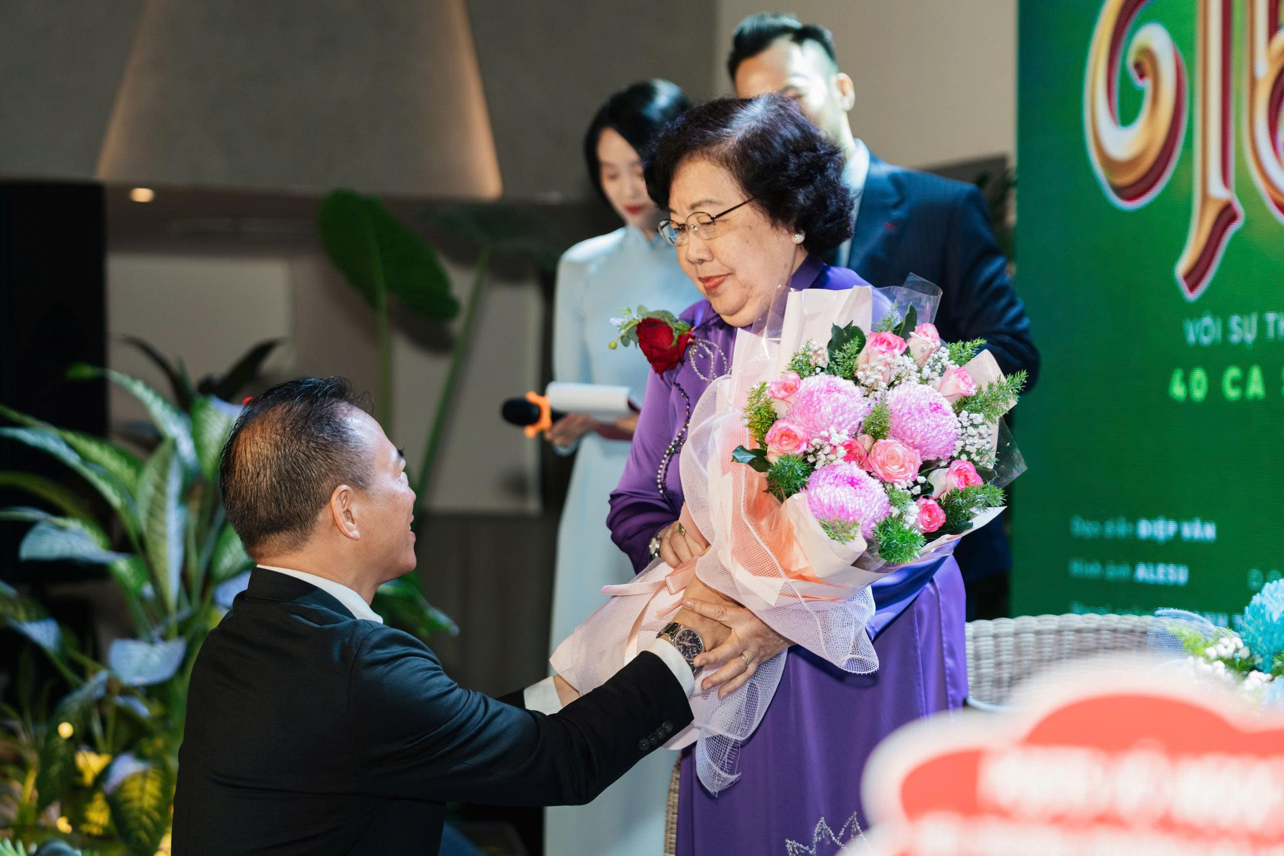 TGĐ ESUHAI Group L&ecirc; Long Sơn: ra mắt MV &ldquo;Ơn Thầy&rdquo; - Ảnh 3.