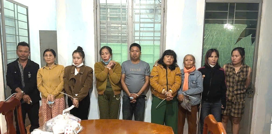 Gia Lai: Triệt xóa tụ điểm cờ bạc có nhiều “quý bà” tham gia - Ảnh 1.