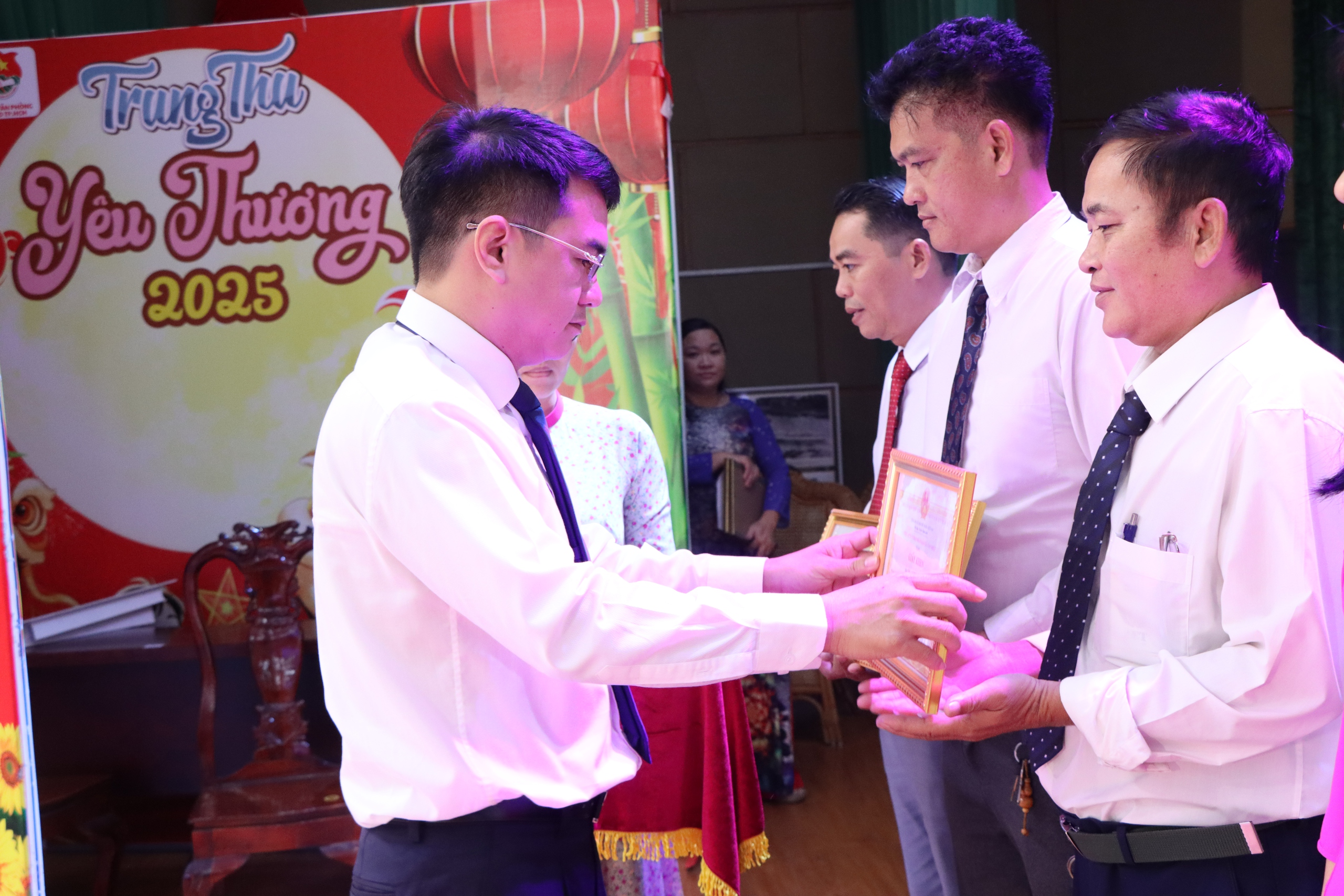 &ldquo;100 ng&agrave;y tinh &ndash; gọn &ndash; mạnh&rdquo; tại x&atilde; T&acirc;n Nhựt - Ảnh 3.