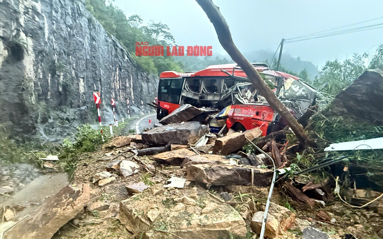 Vụ sạt lở đèo làm 6 người chết, 19 người bị thương: Thủ tướng chỉ đạo khẩn trương cứu hộ, cứu nạn