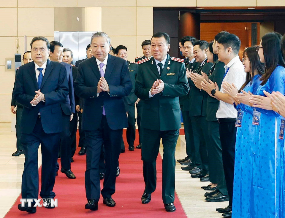 Tổng b&iacute; thư t&ocirc; l&acirc;m  - Ảnh 1.