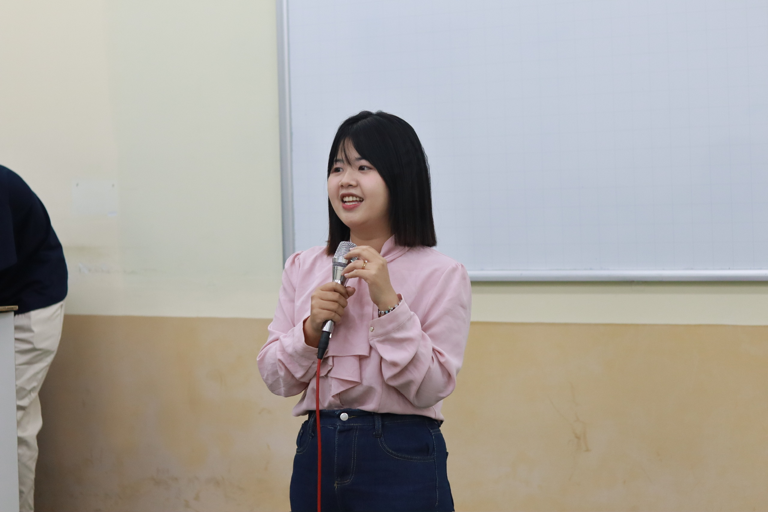 Nữ sinh 21 tuổi đoạt giải Nhất cuộc thi "Người Thầy kính yêu" - Ảnh 3.