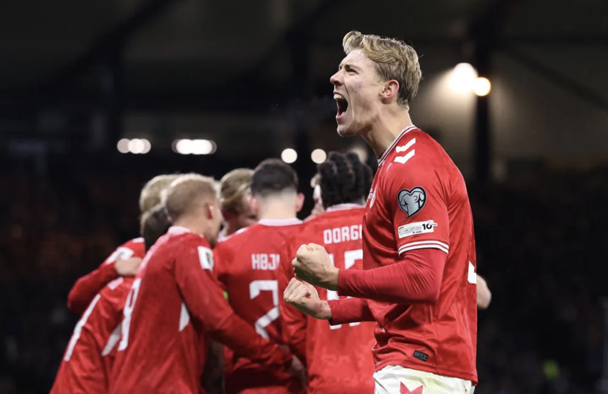 Thắng nghẹt thở Đan Mạch, "ngựa ô" Scotland góp mặt World Cup sau 28 năm - Ảnh 4.