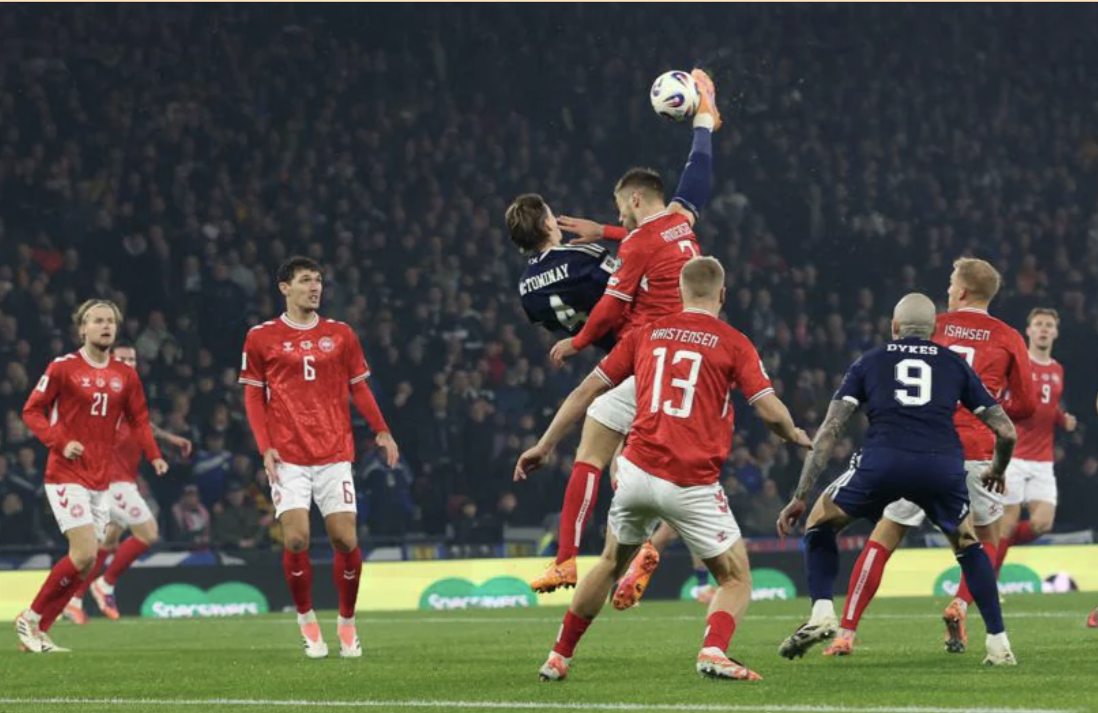Thắng nghẹt thở Đan Mạch, "ngựa ô" Scotland góp mặt World Cup sau 28 năm - Ảnh 2.