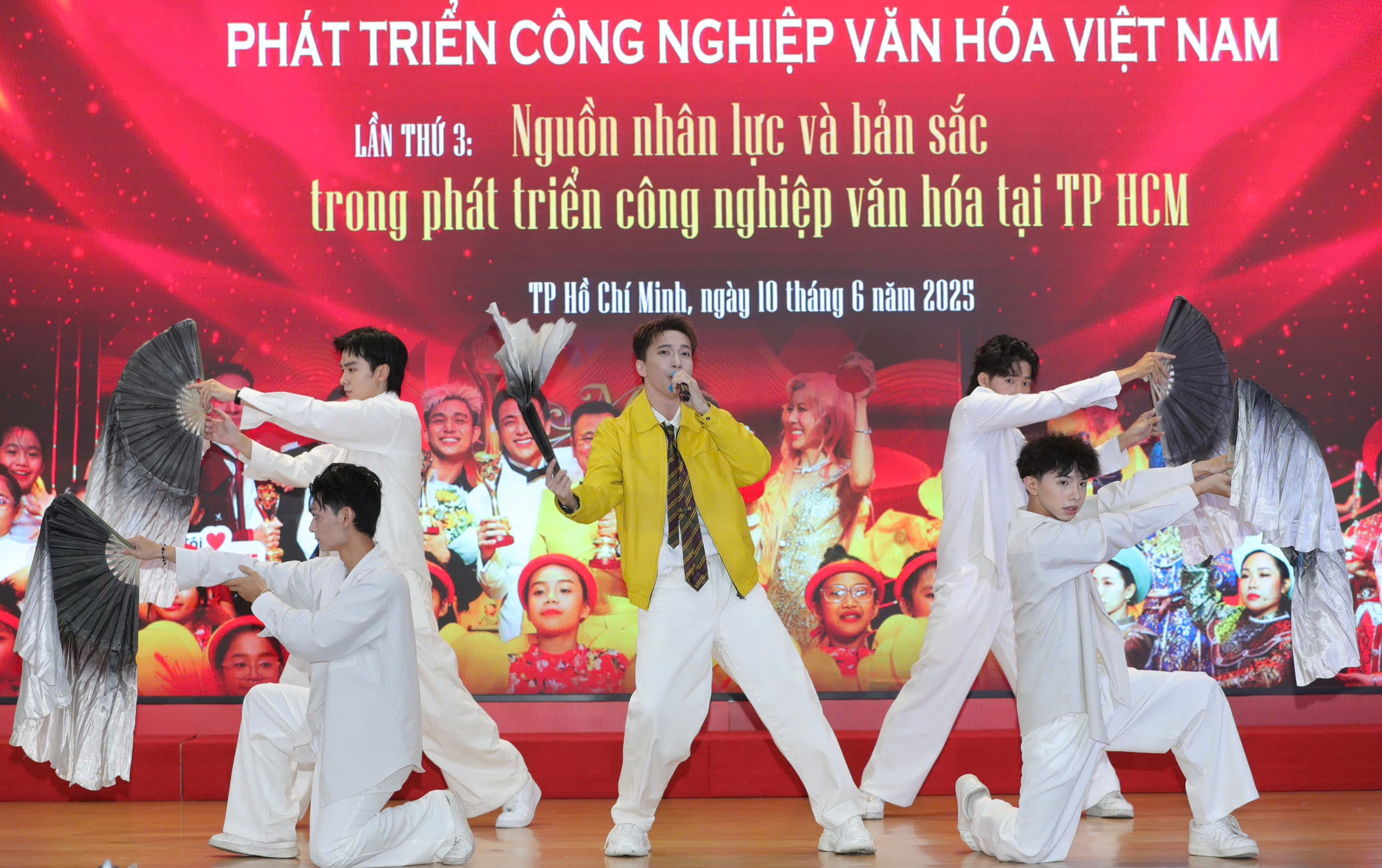 Trực tuyến Tọa đ&agrave;m "Ph&aacute;t triển c&ocirc;ng nghiệp văn h&oacute;a" lần thứ 4 - Ảnh 1.