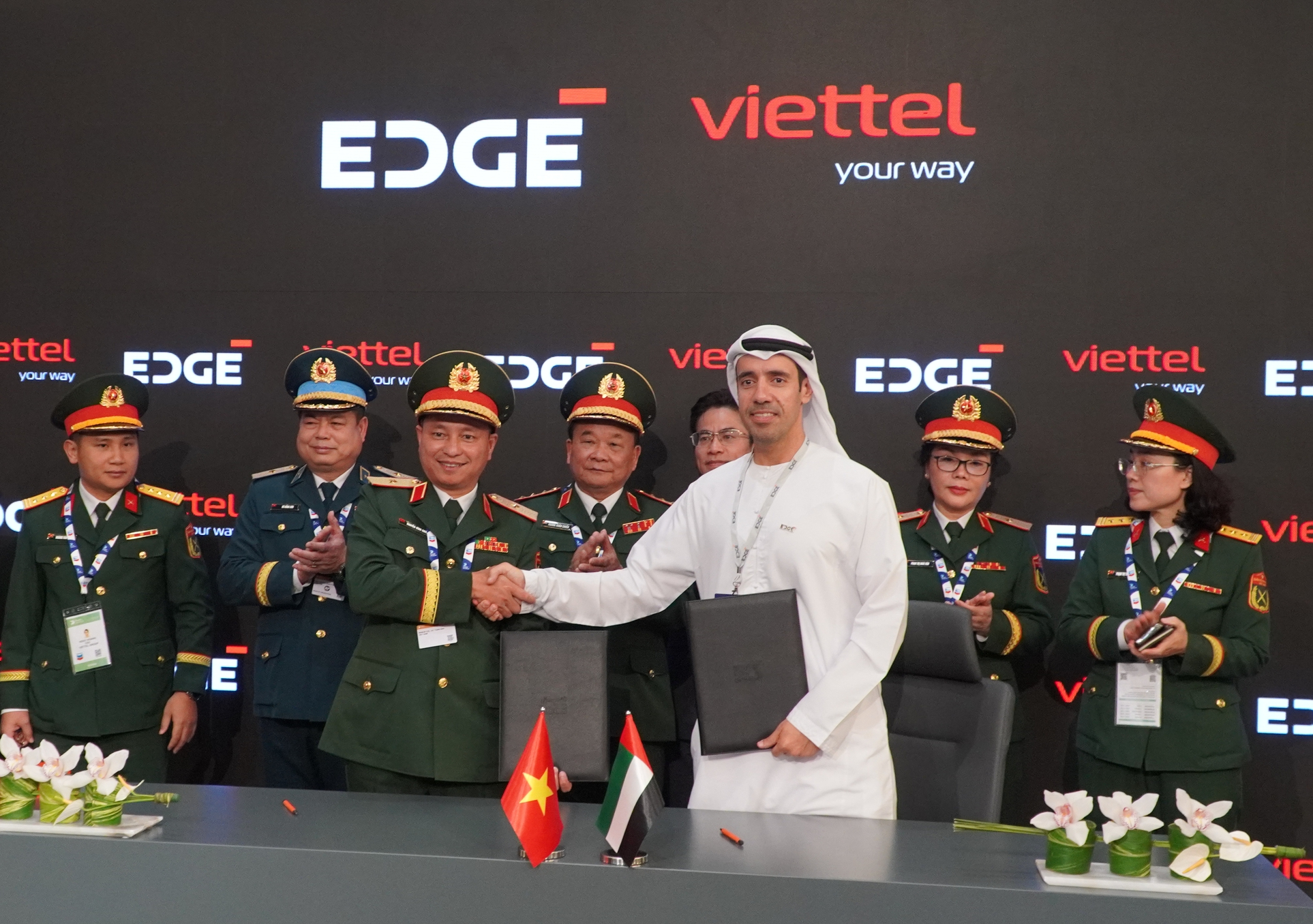 Bộ Quốc phòng Việt Nam thúc đẩy hợp tác quốc phòng tại Dubai Airshow 2025 - Ảnh 3.