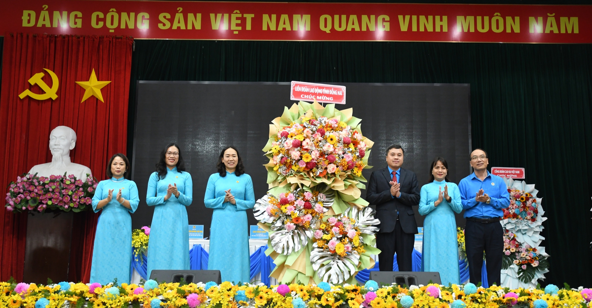 B&agrave; Trương Thị Huế Minh l&agrave;m Chủ tịch C&ocirc;ng đo&agrave;n Tổng C&ocirc;ng ty Cao su Đồng Nai - Ảnh 5.