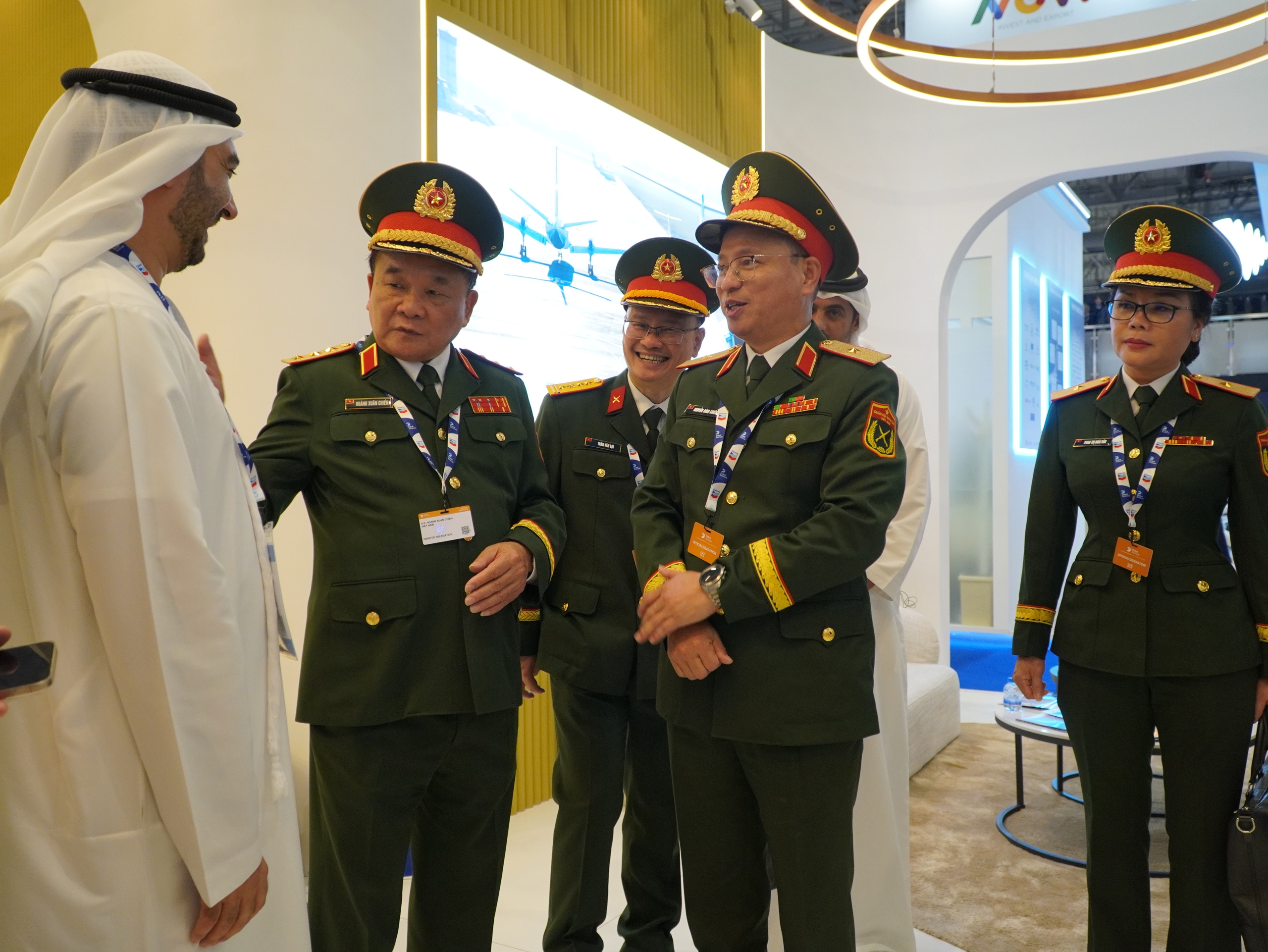 Bộ Quốc phòng Việt Nam thúc đẩy hợp tác quốc phòng tại Dubai Airshow 2025 - Ảnh 7.