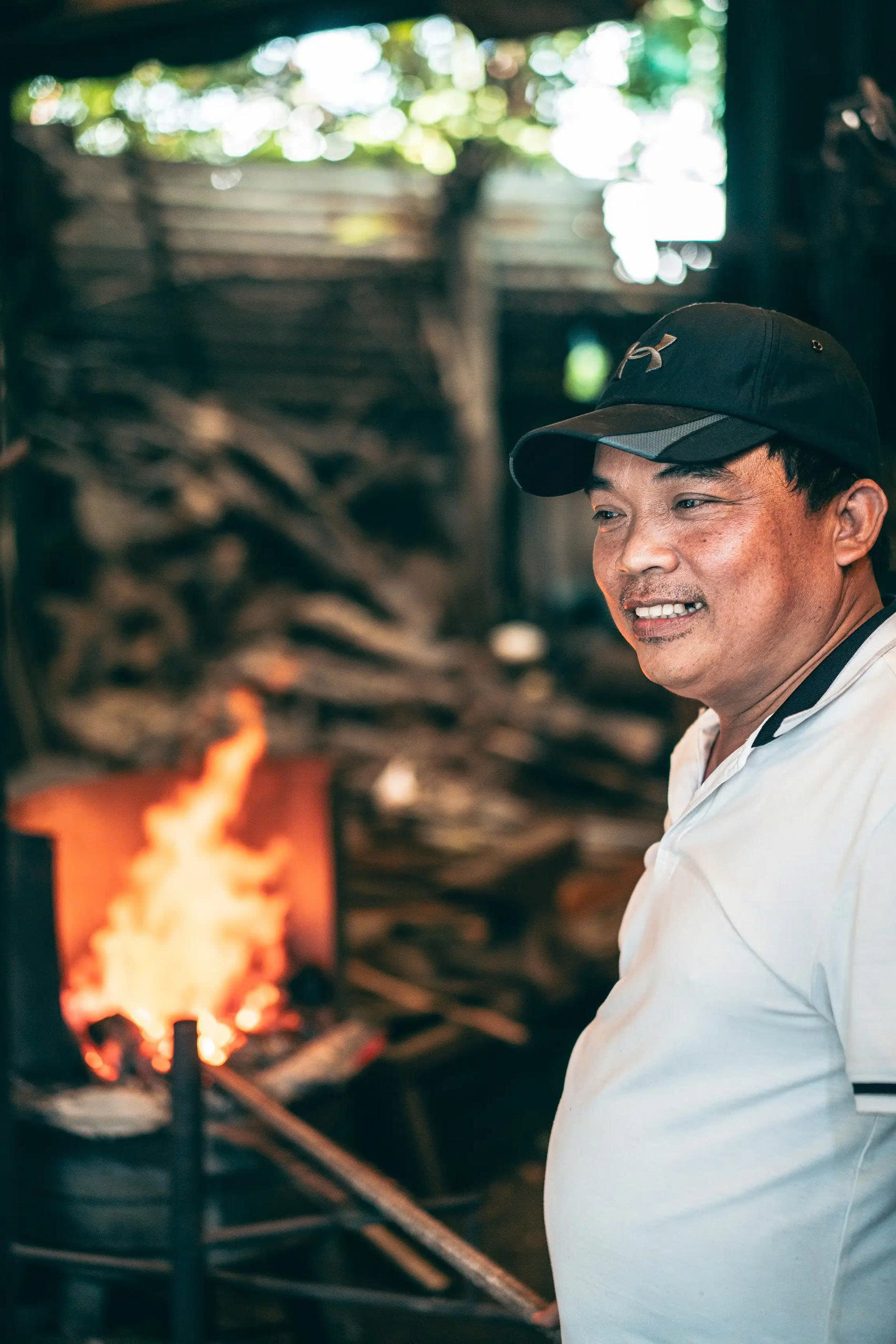 Gần một thế kỷ giữ lửa l&ograve; r&egrave;n - Ảnh 2.