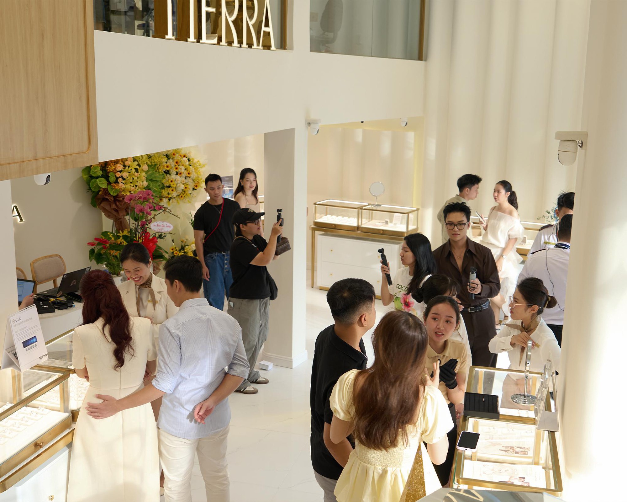 Tierra Natural Diamond "đổ bộ" Ng&atilde; S&aacute;u Ph&ugrave; Đổng: Bước tiến lớn của thương hiệu kim cương Việt - Ảnh 3.