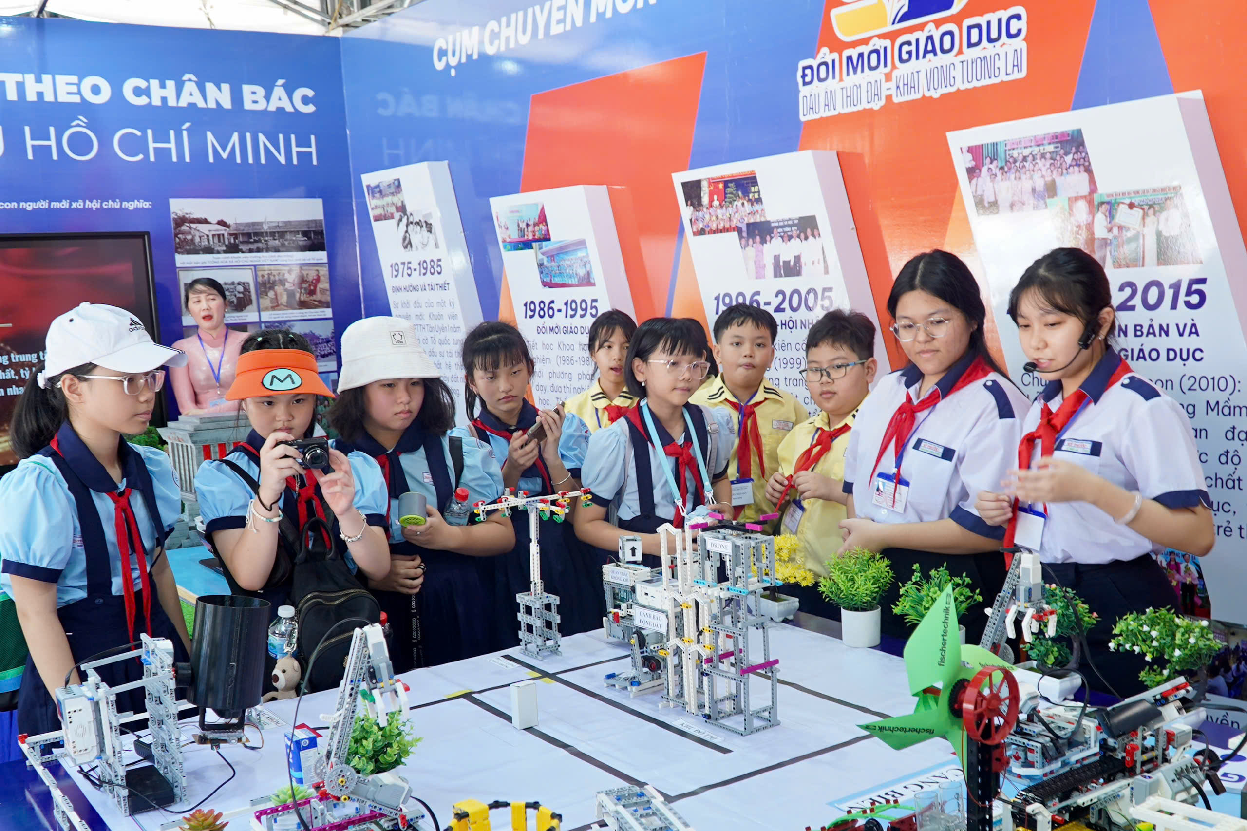 Dấu ấn 50 năm ng&agrave;nh GD-ĐT TP HCM: X&acirc;y dựng TP th&agrave;nh trung t&acirc;m gi&aacute;o dục lớn của cả nước v&agrave; khu vực  - Ảnh 7.