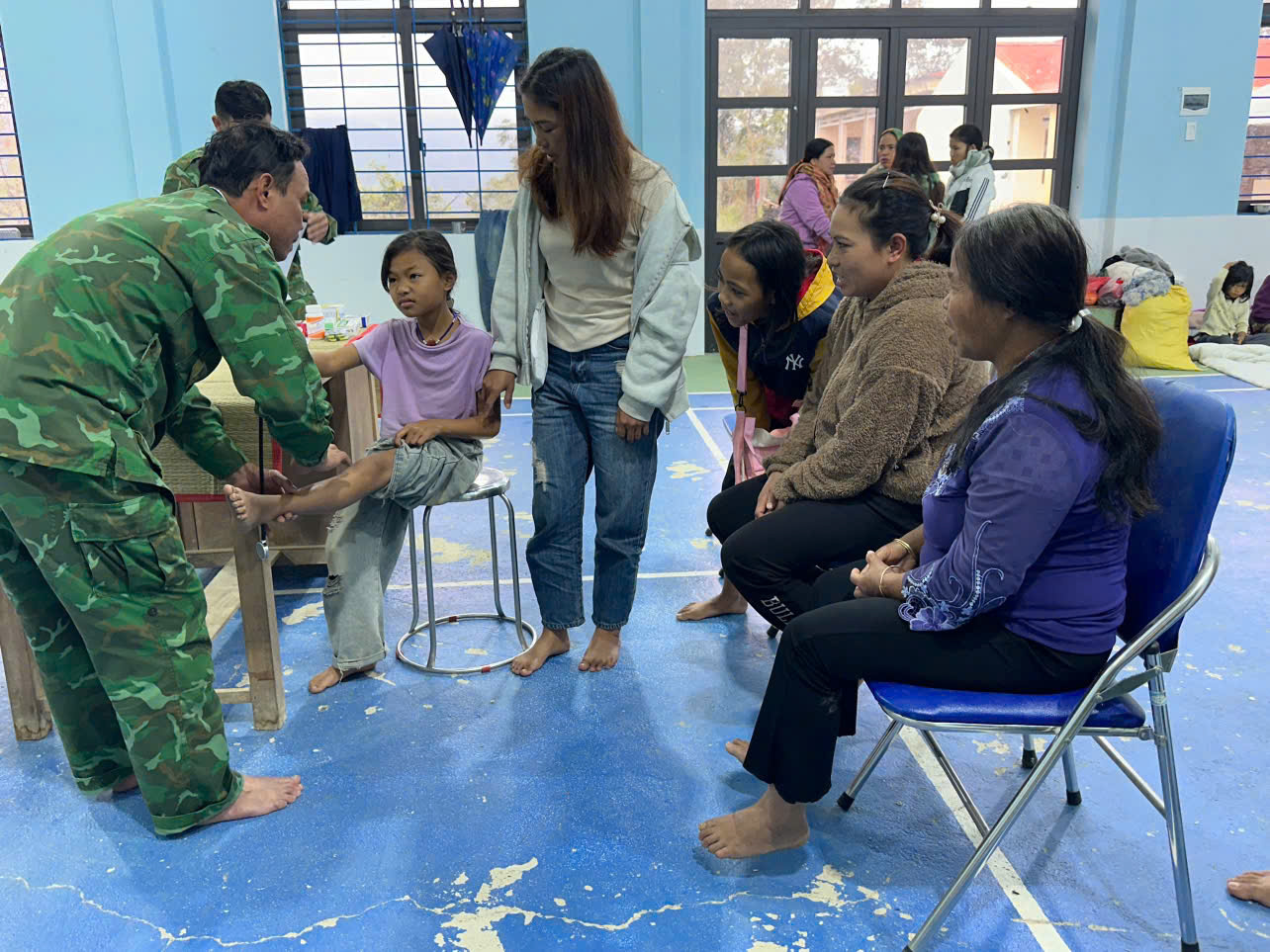 Bếp ăn 0 đồng hỗ trợ người dân vùng sạt lở Hùng Sơn trong mùa mưa lũ - Ảnh 8.