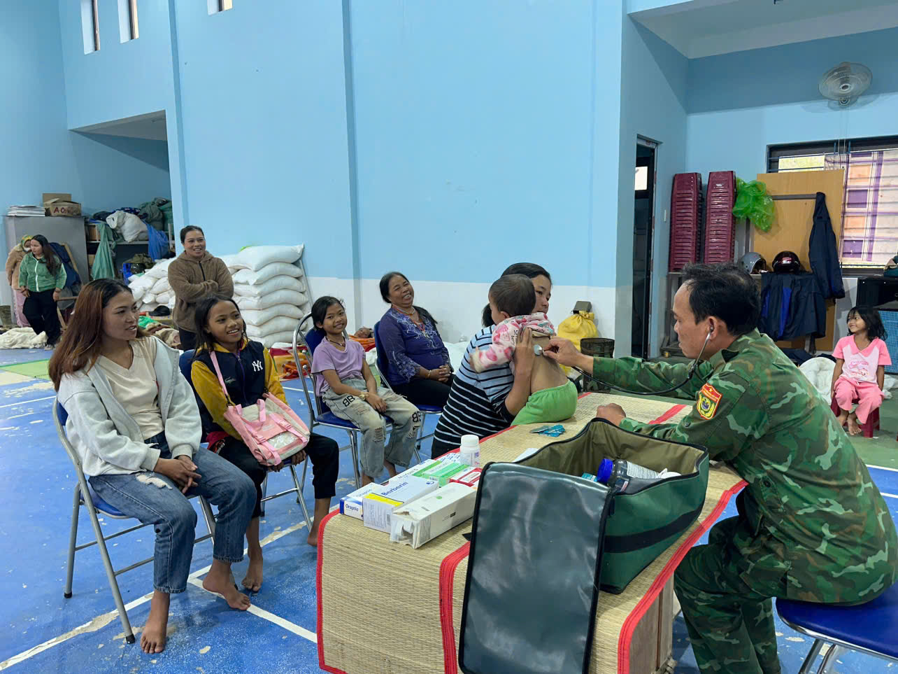 Bếp ăn 0 đồng hỗ trợ người dân vùng sạt lở Hùng Sơn trong mùa mưa lũ - Ảnh 5.