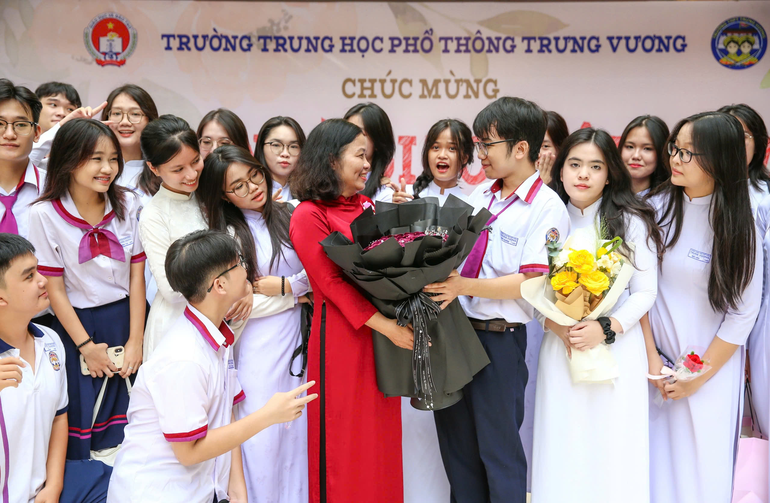 Nh&agrave; gi&aacute;o: Vai tr&ograve; to lớn, vị thế quan trọng - Ảnh 2.