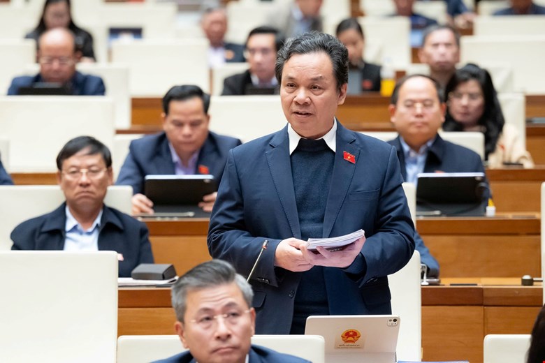 Bộ trưởng Bộ Tài chính nói về ngưỡng chịu thuế của hộ kinh doanh - Ảnh 2.