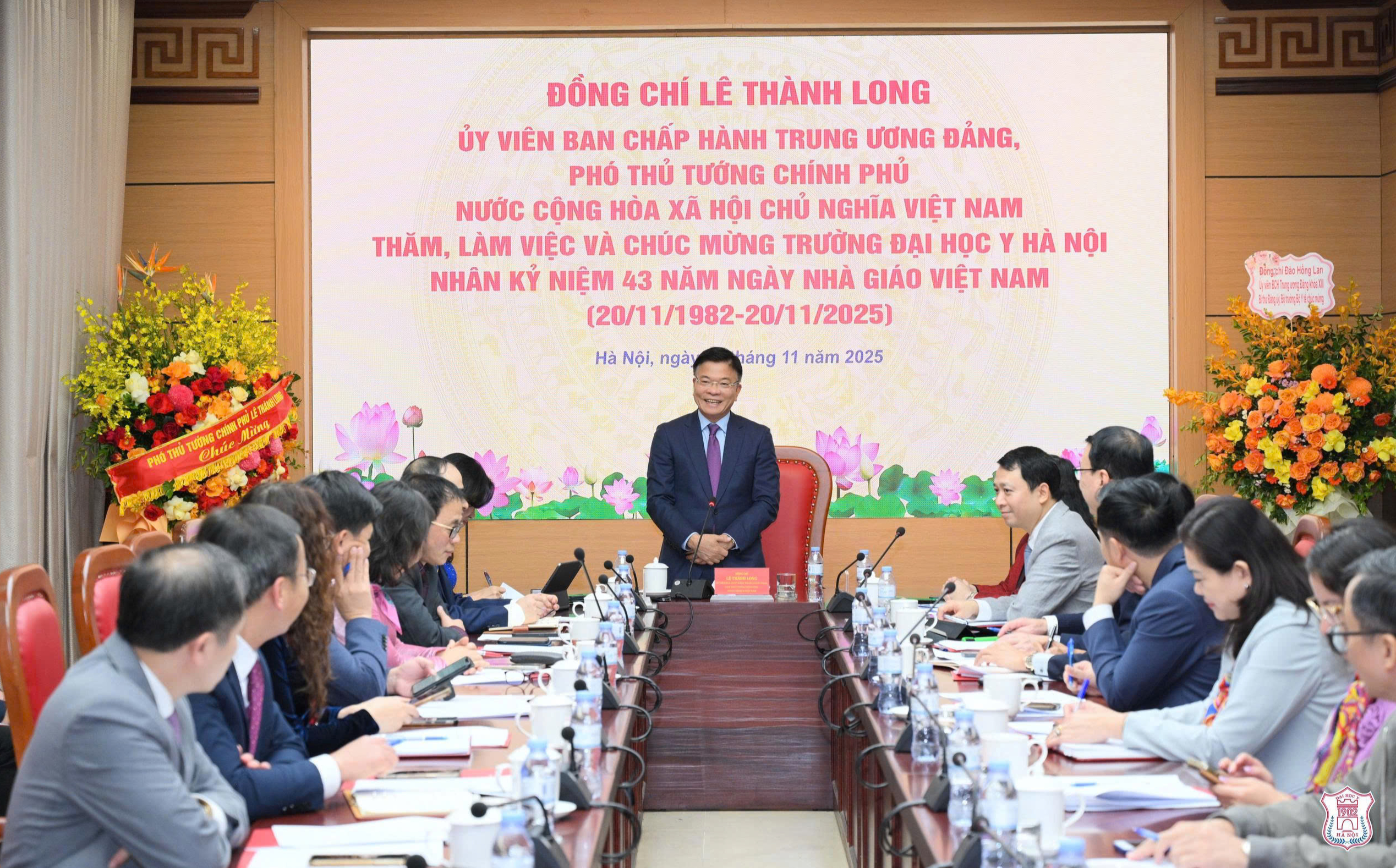 Đề xuất ưu ti&ecirc;n kinh ph&iacute; v&agrave; hỗ trợ cho b&aacute;c sĩ nội tr&uacute; c&aacute;c ng&agrave;nh kh&oacute; tuyển - Ảnh 1.