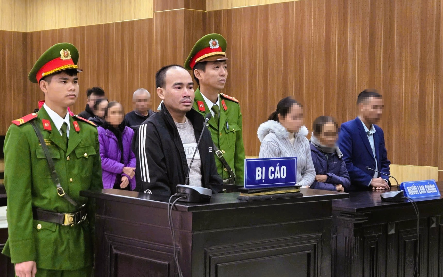 Tới nhà bố vợ đón con không được, đâm em vợ trọng thương
