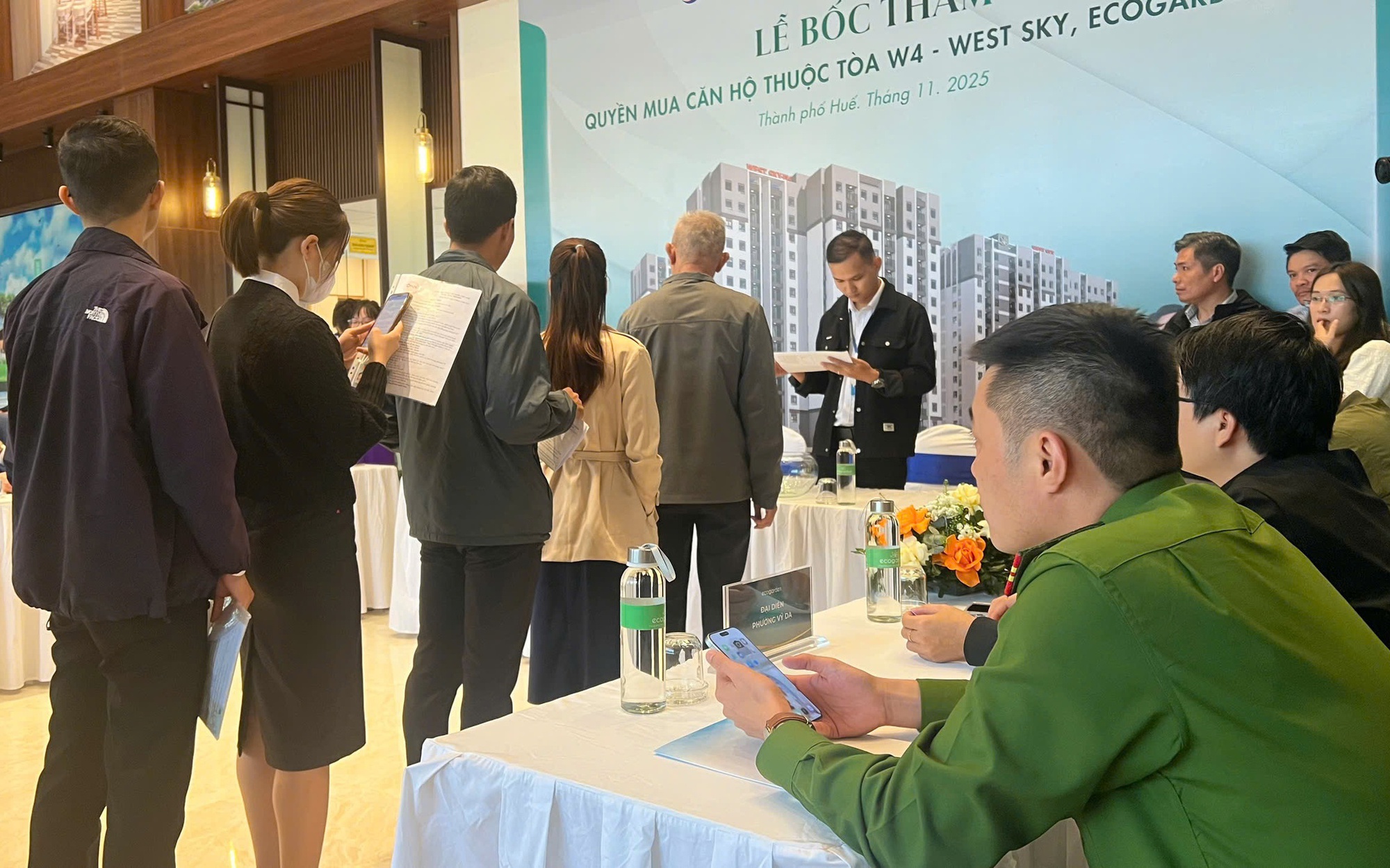 Công an chứng kiến lễ bốc thăm mua nhà ở xã hội ở khu đô thị hiện đại bậc nhất Huế