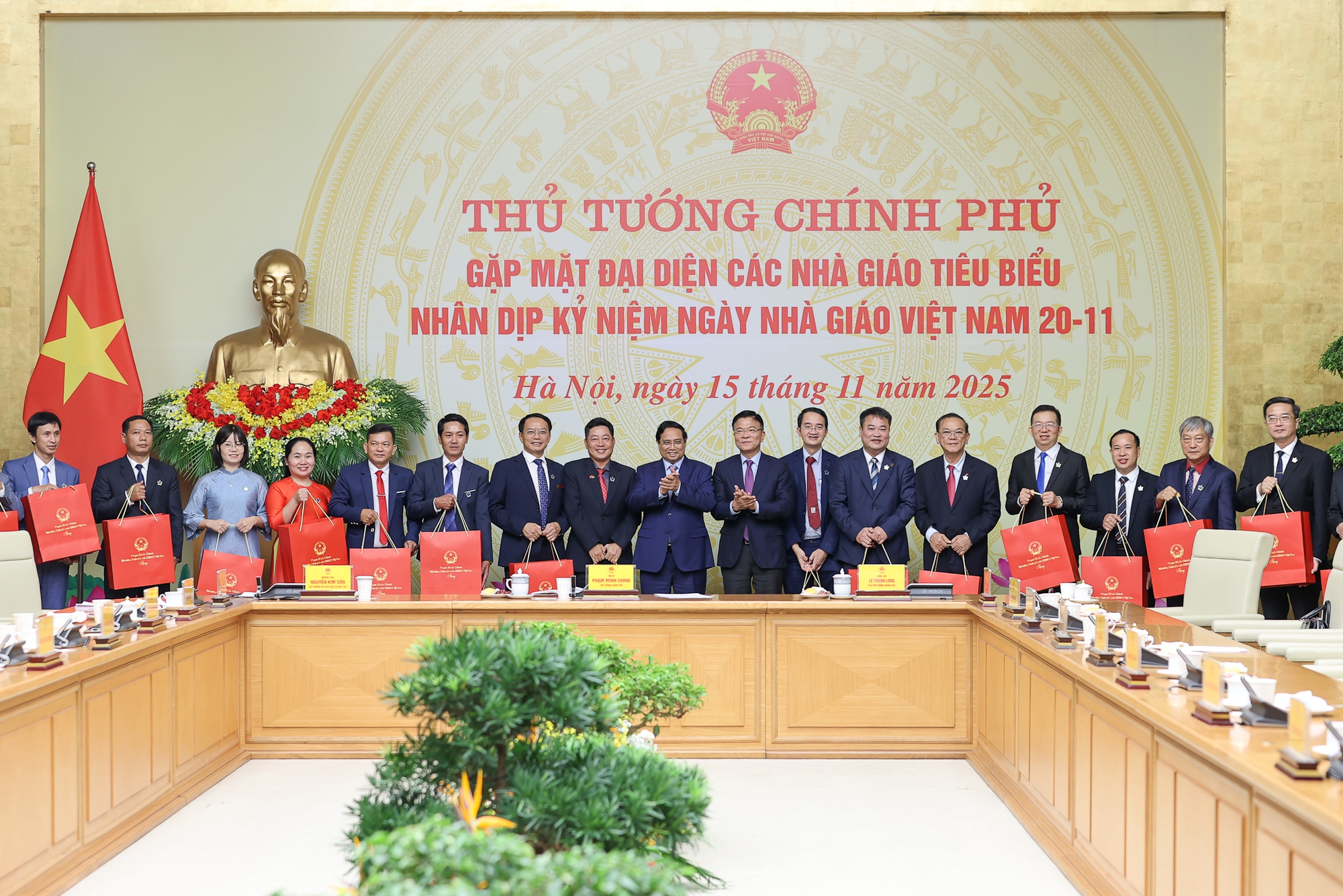 Người thầy truyền lửa, đưa học sinh chinh phục đấu trường quốc tế - Ảnh 4.