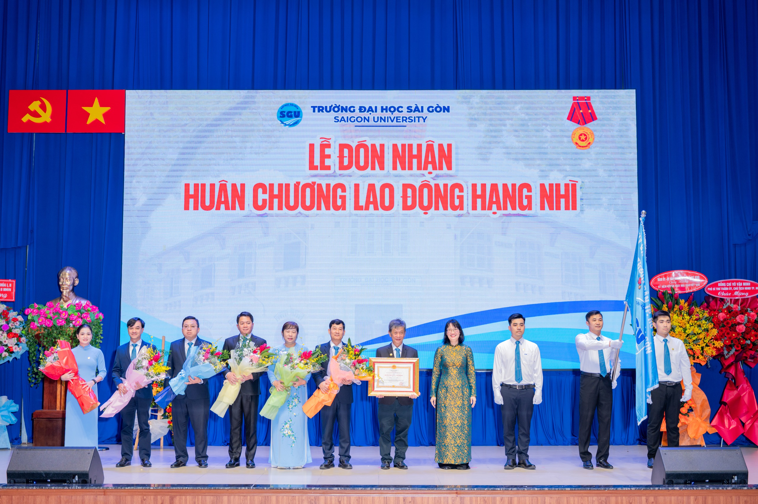 Trường ĐH S&agrave;i G&ograve;n nhận Hu&acirc;n chương Lao Động hạng Nh&igrave; - Ảnh 1.